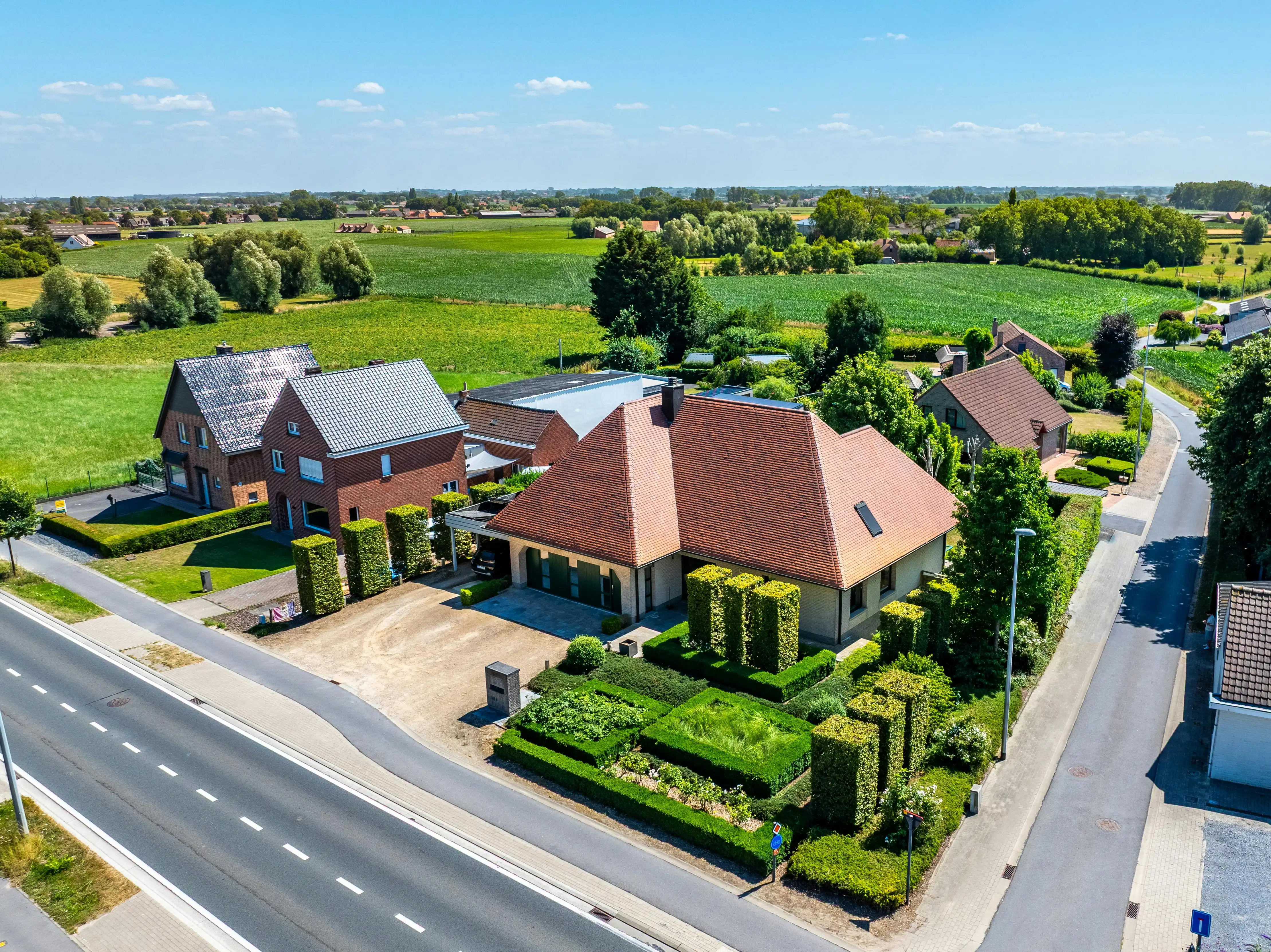 Uitzonderlijke villa met praktijkruimte of thuiskantoor foto 2