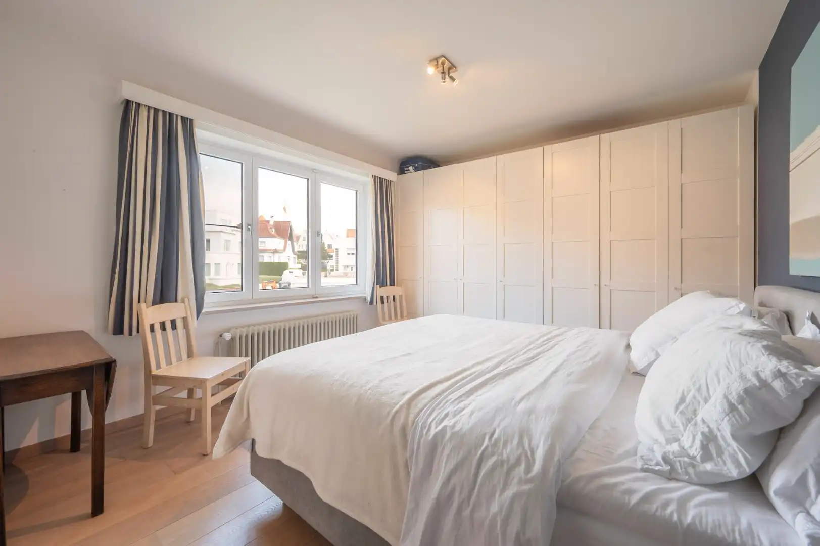Ruim en comfortabel 3-slaapkamerappartement, gelegen op een uitzonderlijk rustige locatie in Duinbergen foto 12