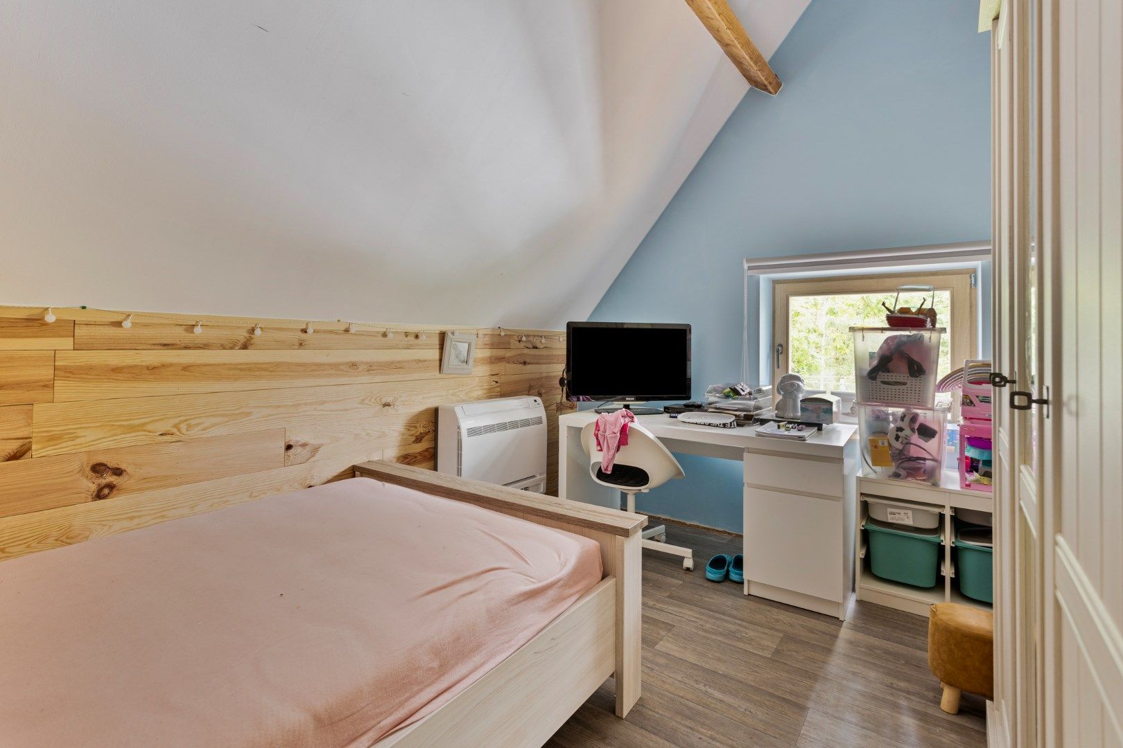 Gerenoveerde karaktervolle woning met 4 / 6 slpks op 1.990 m² in bosrijk gebied ! foto 24