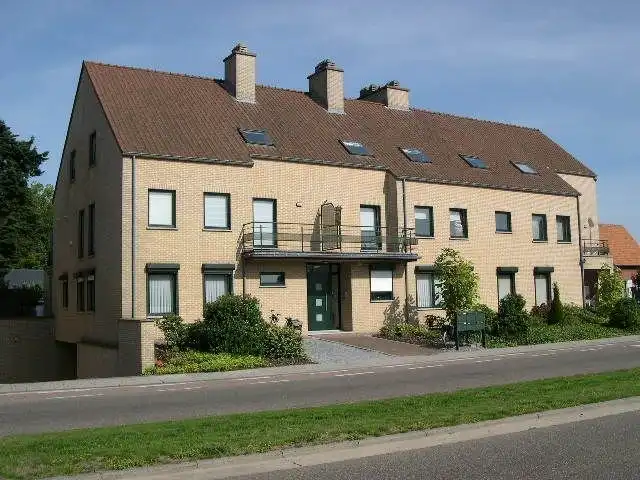 Zeer mooi en ruim duplex appartement in centrum van Overpelt foto {{pictureIndex}}