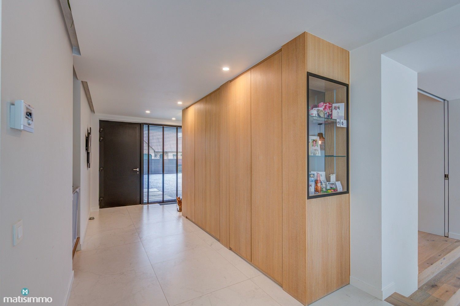 MODERNE VILLA MET INGEBOUWD ZWEMBAD, 3 SLAAPKAMERS EN PRAKTIJKGEDEELTE IN RUSTIGE OMGEVING TE WELLEN foto 4