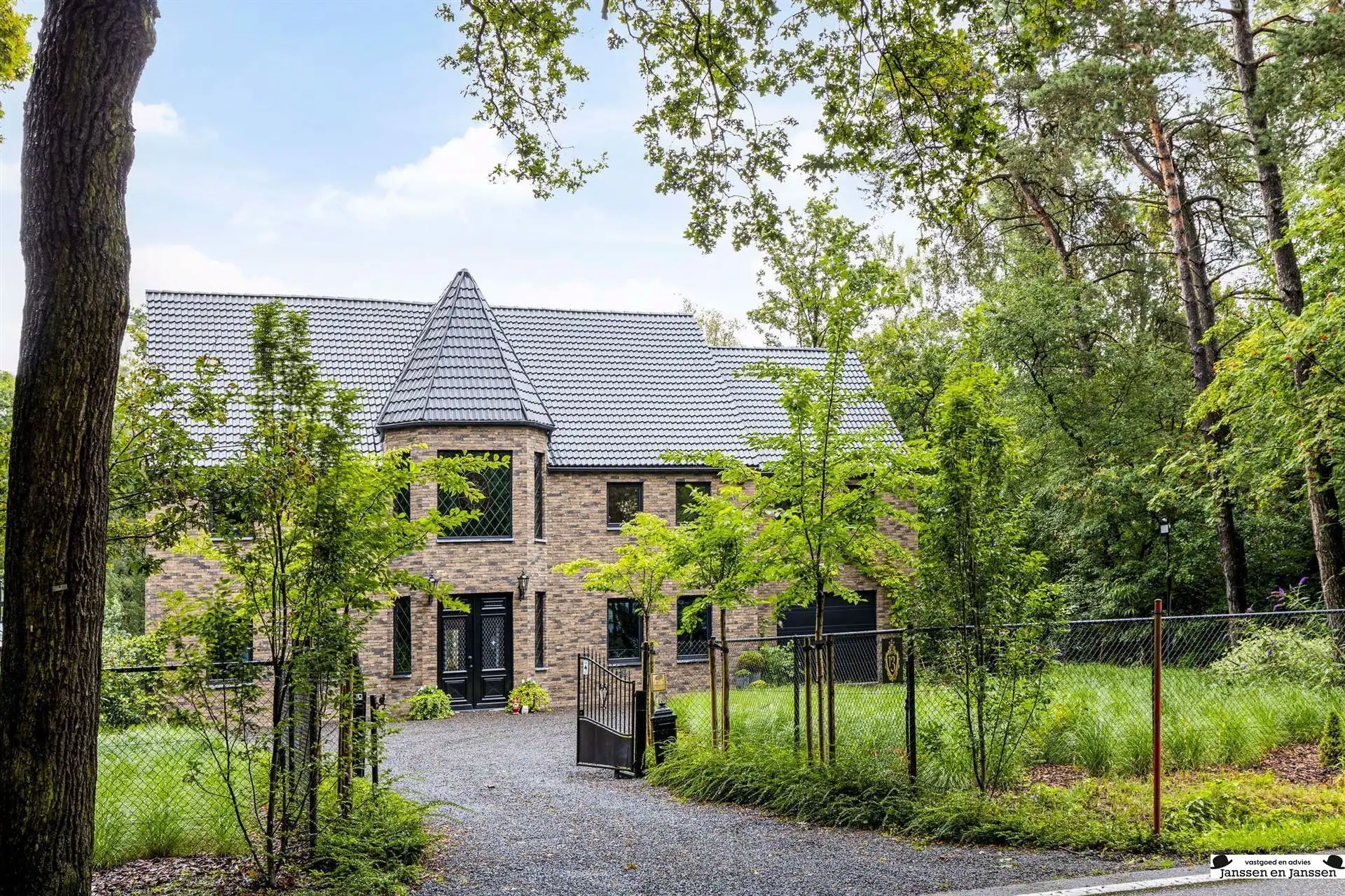 Zeldzame nieuwbouwwoning op een perceel van 40 are met imposante tuin in Kapellen  foto 42