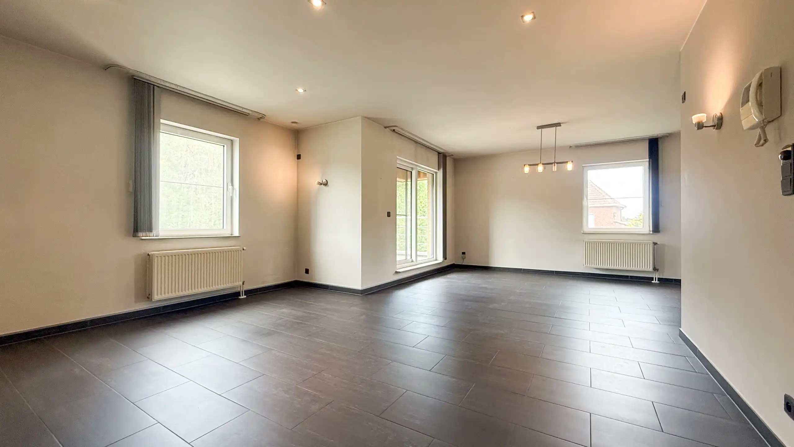 Duplexappartement met 3 slpks, terras en groene omgeving! foto {{pictureIndex}}