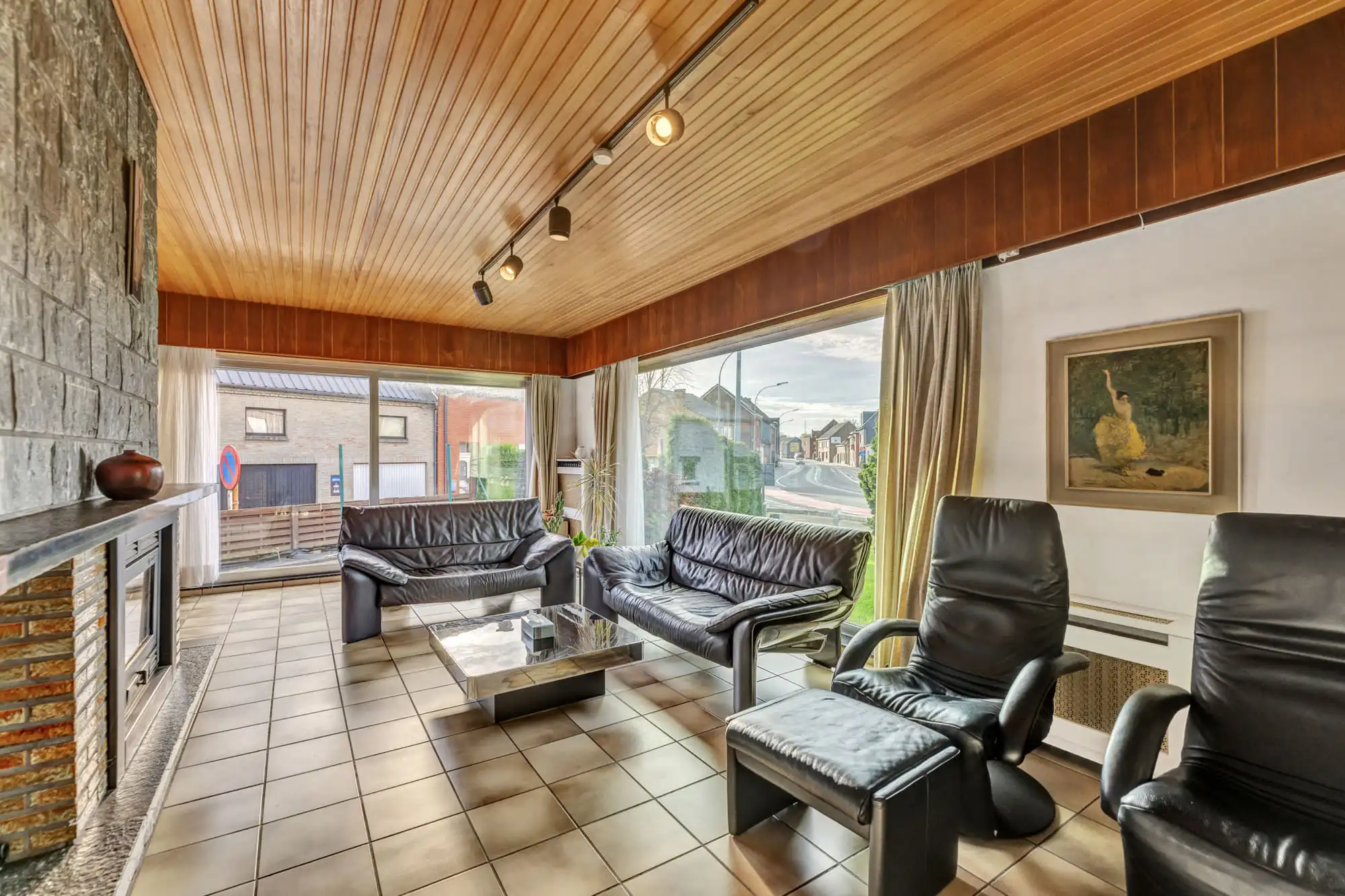 Bungalow met garage en tuintje op strategische ligging foto 7