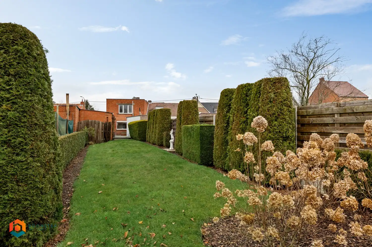 Te renoveren woning met 3 slpkrs en tuin nabij centrum Beerzel foto 2