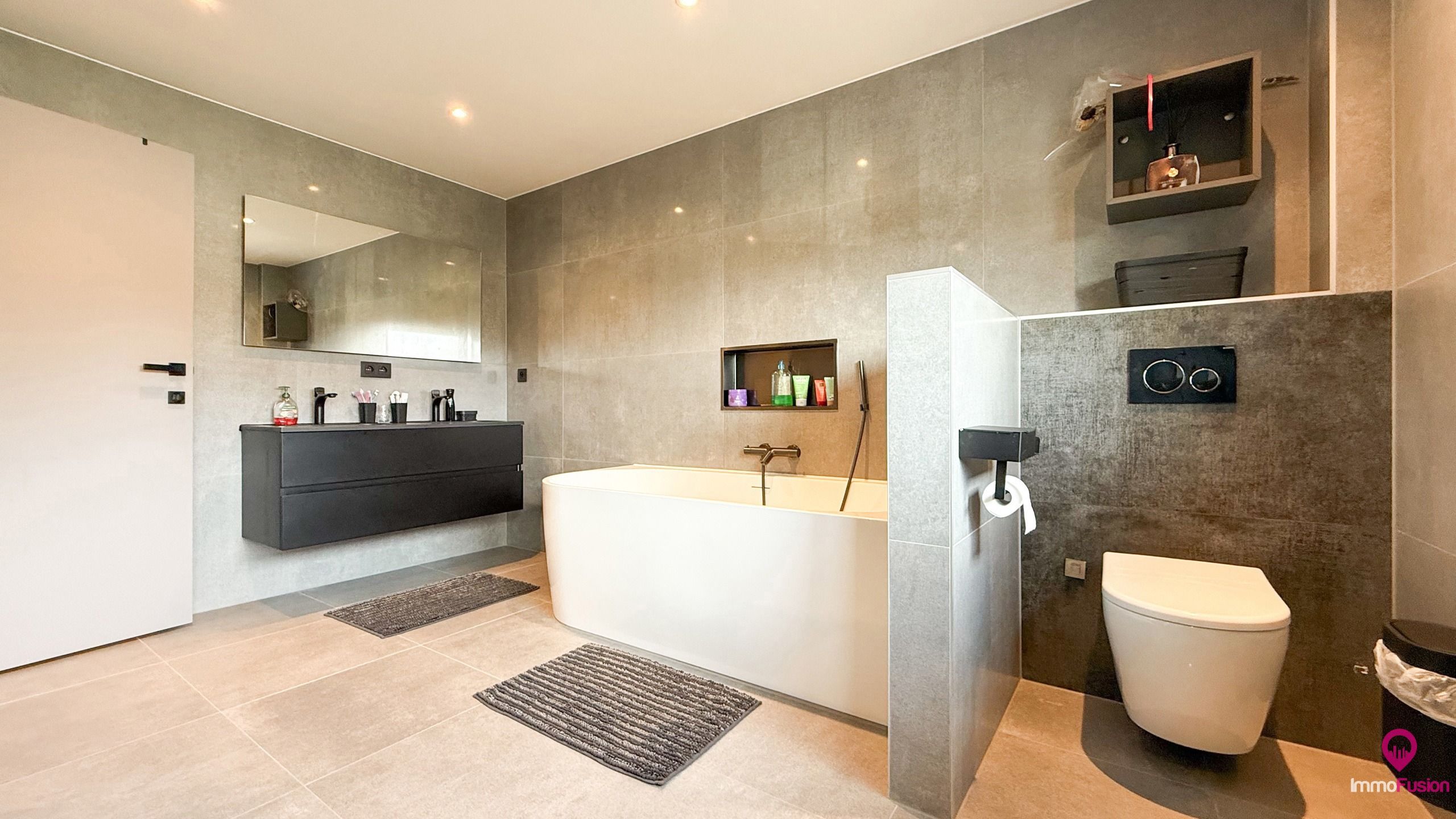 Instapklare, volledig gerenoveerde woning met 4 slaapkamers! foto 21