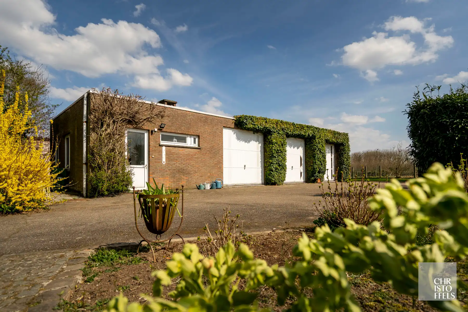 Riante vrijstaande woning mét vrij zicht op een perceel van 3679m²! foto 16