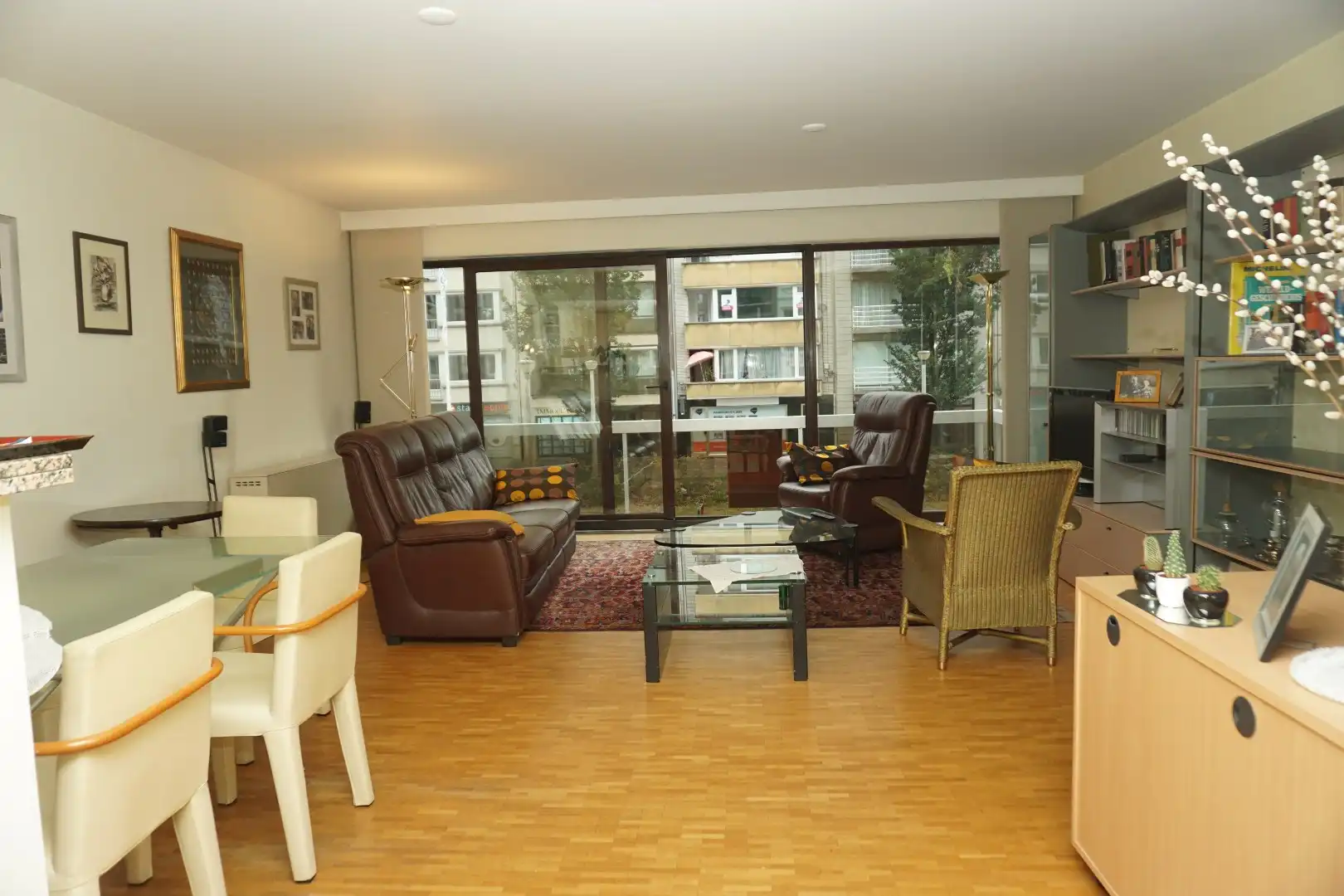 RUIM APPARTEMENT MET ZONNIGE TERRASSEN OP TOPLIGGING foto 2