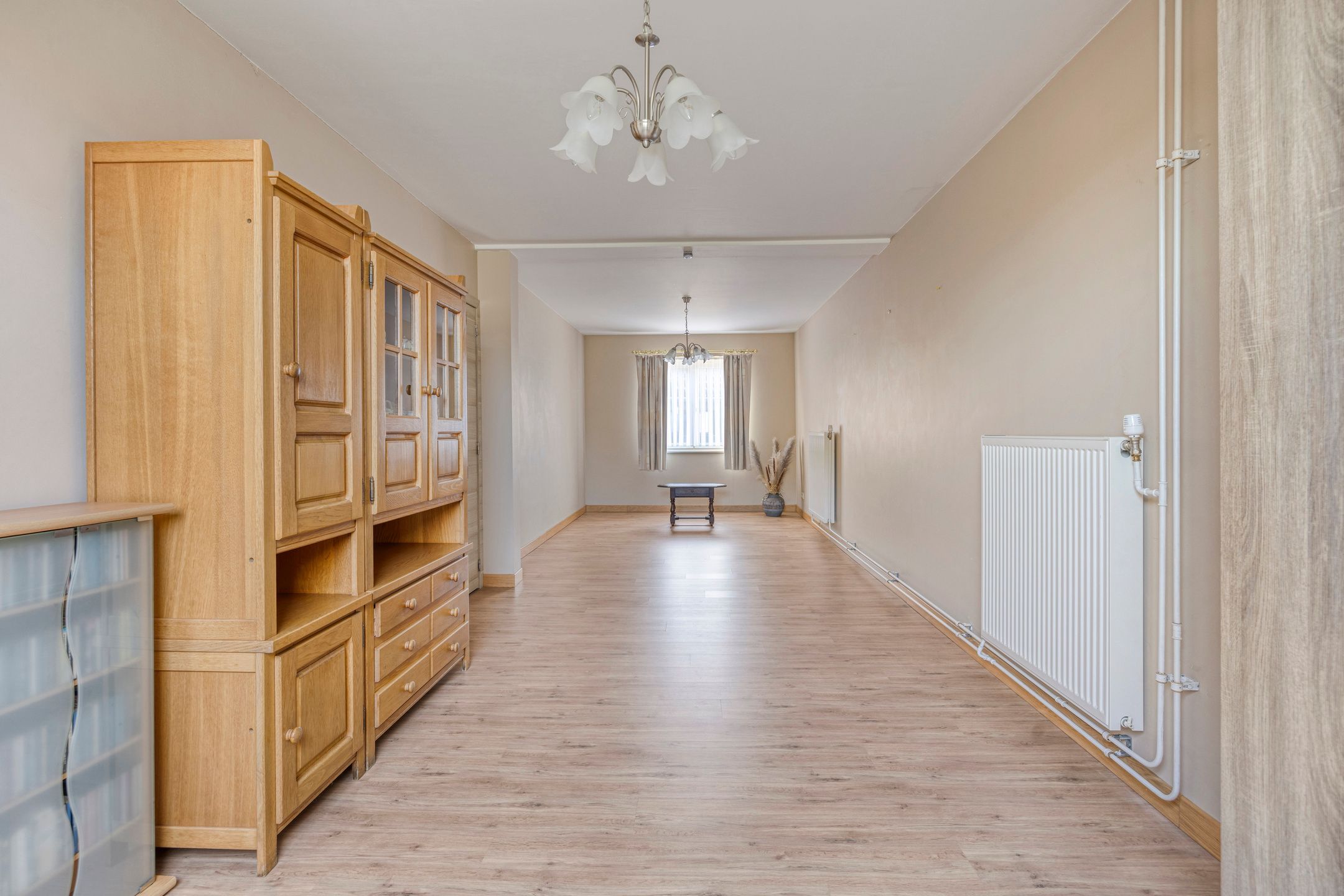 Wonen in dorpelijke charme: lichtrijke en ruime woonst foto 18