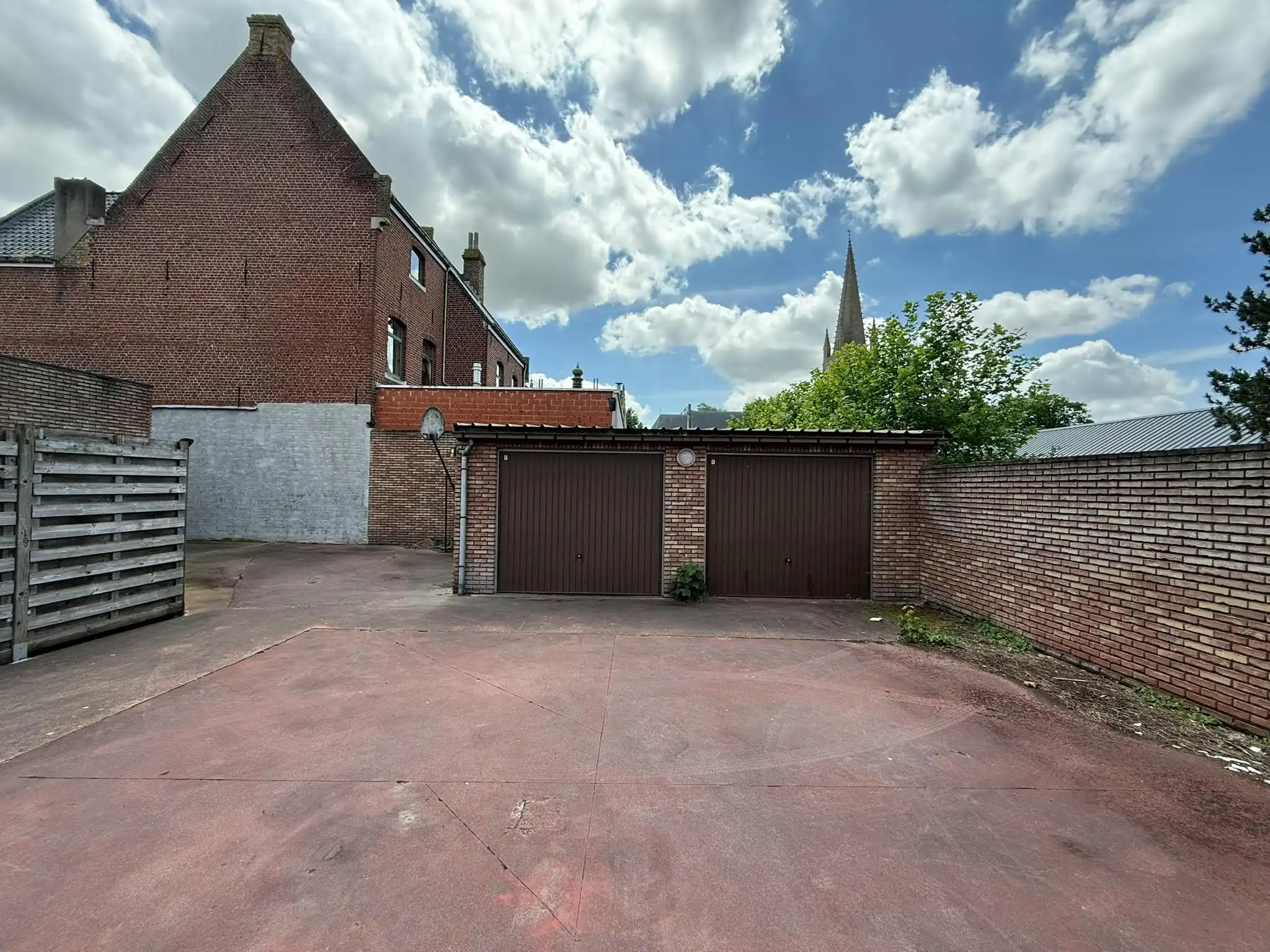 Garagecomplex met 5 garages te koop in Elverdinge foto 4