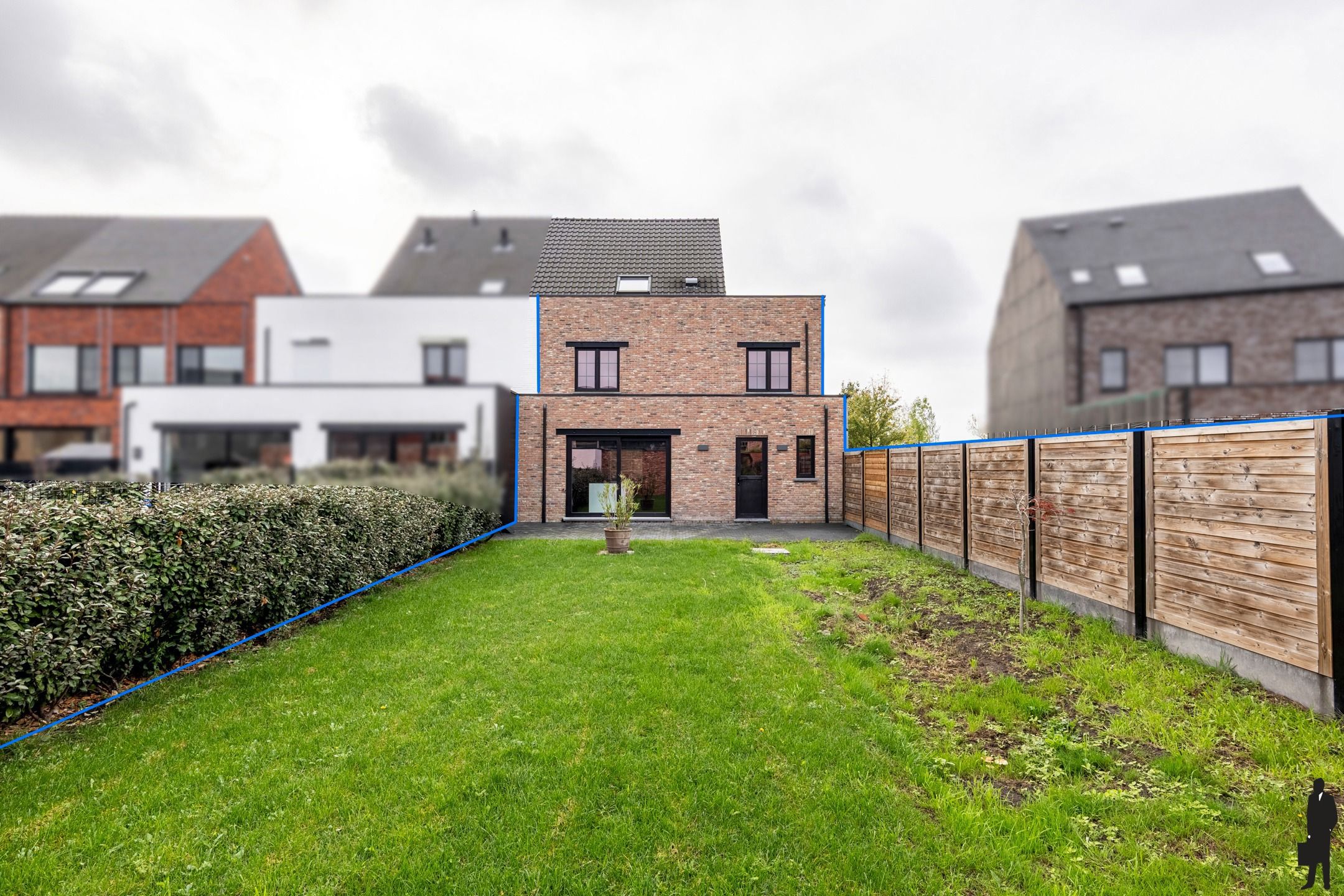 Recente gezinswoning met 5 slpks in rustig woonerf foto 17