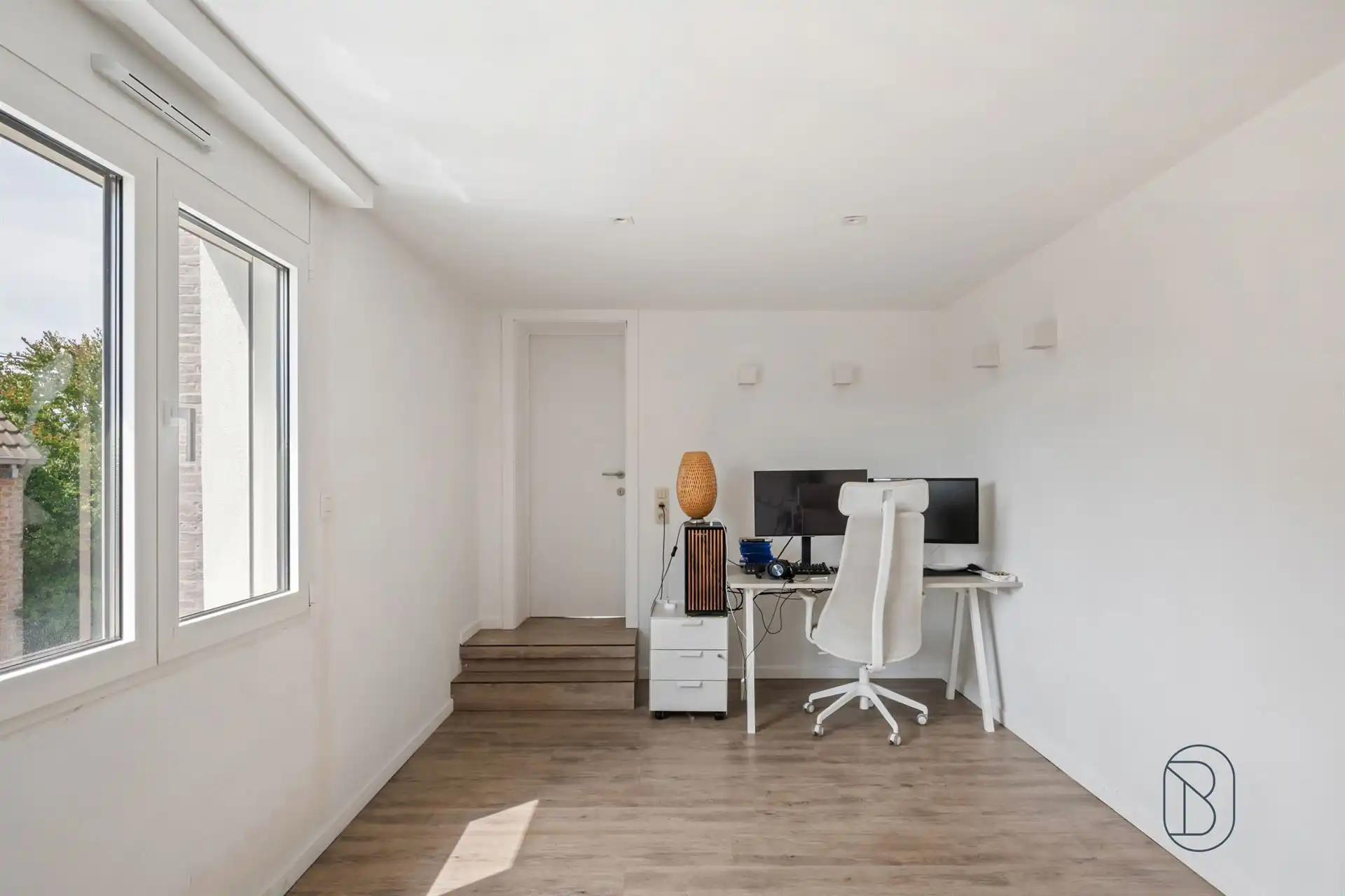 Knap gerenoveerde woning met 3 à 4 slk, en zwemvijver foto 16