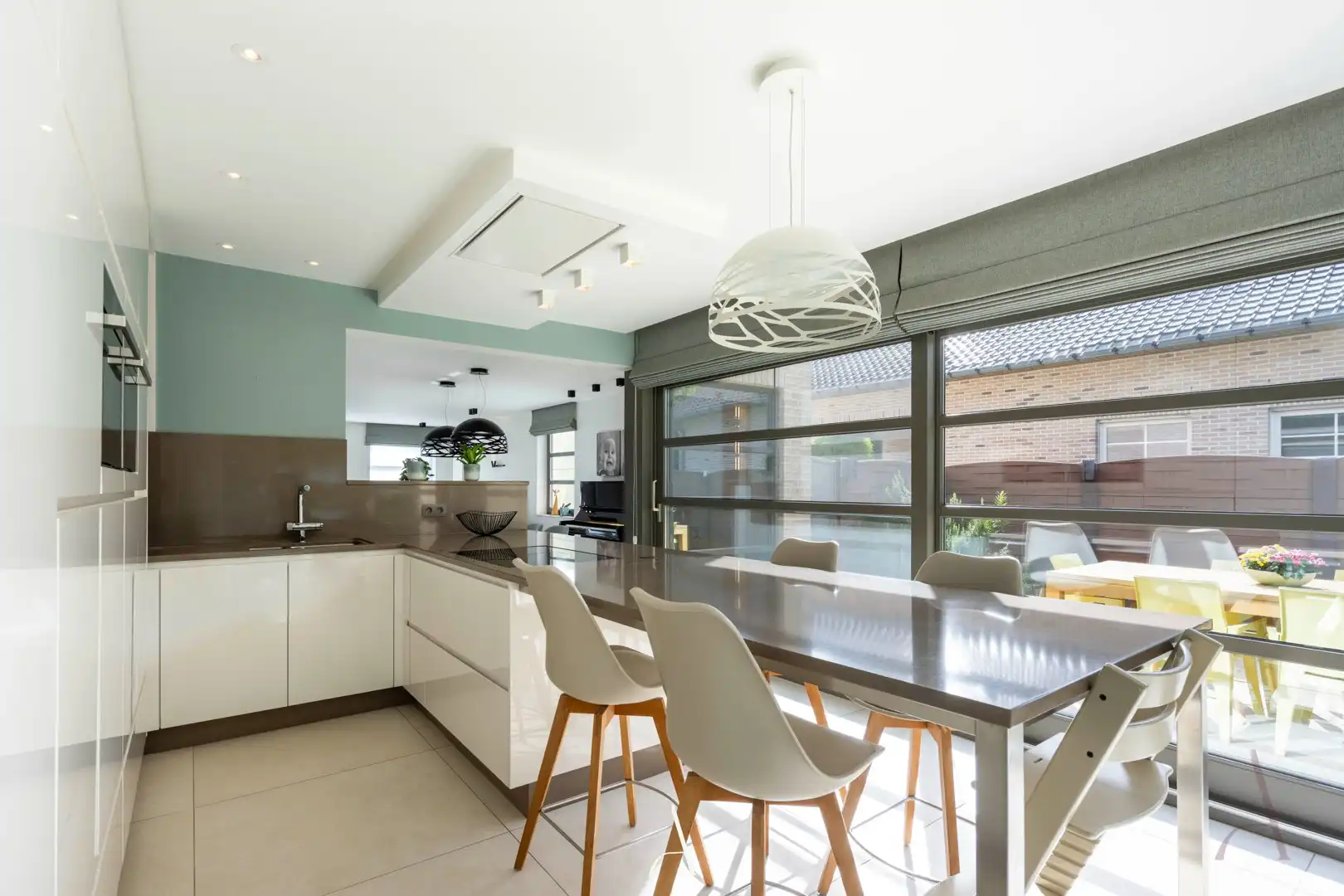 Ruime en energiezuinige villa met 4 slaapkamers op 763 m² in Molenbeersel foto 8