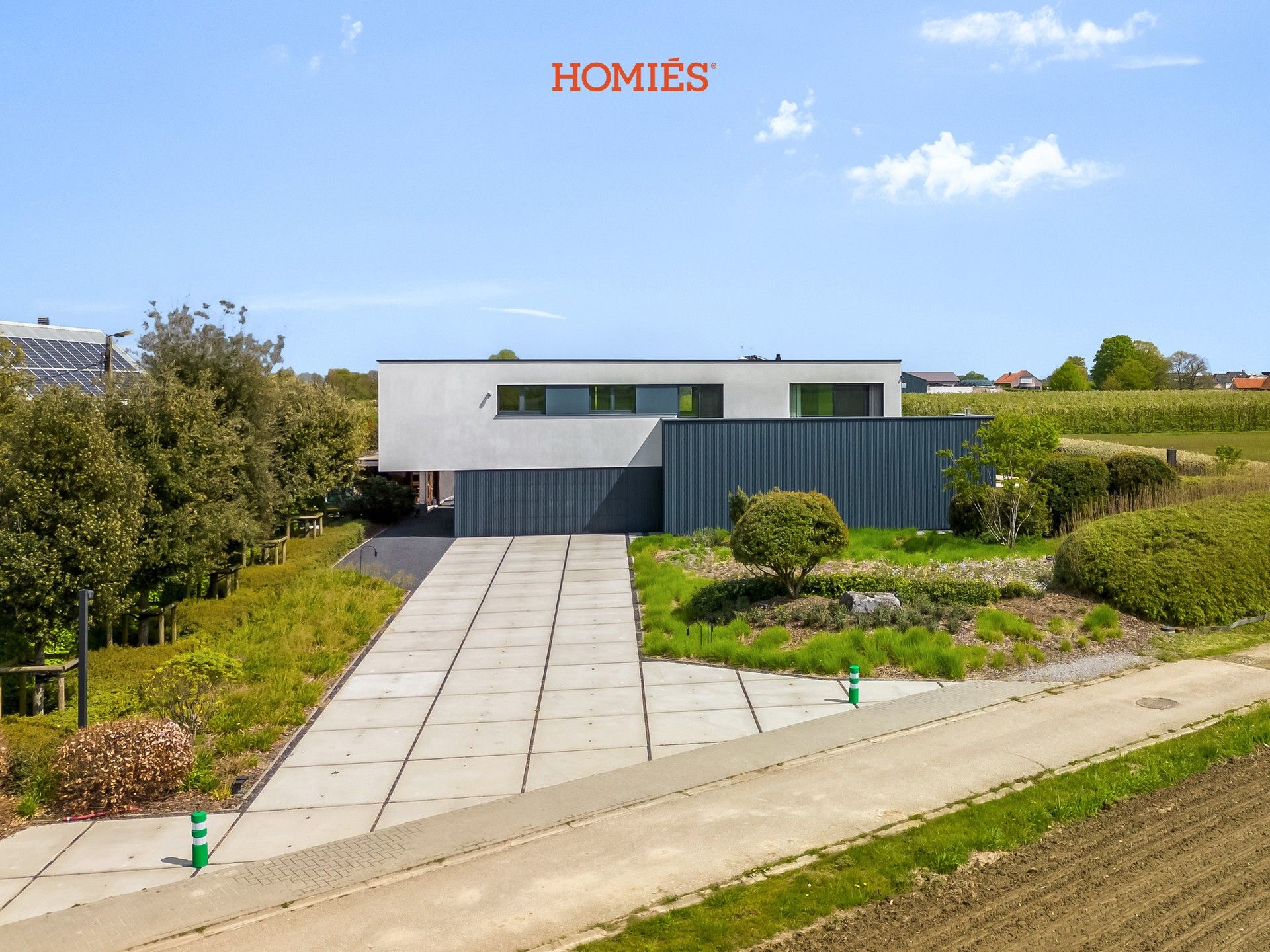 High-end villa op adembenemende locatie foto {{pictureIndex}}