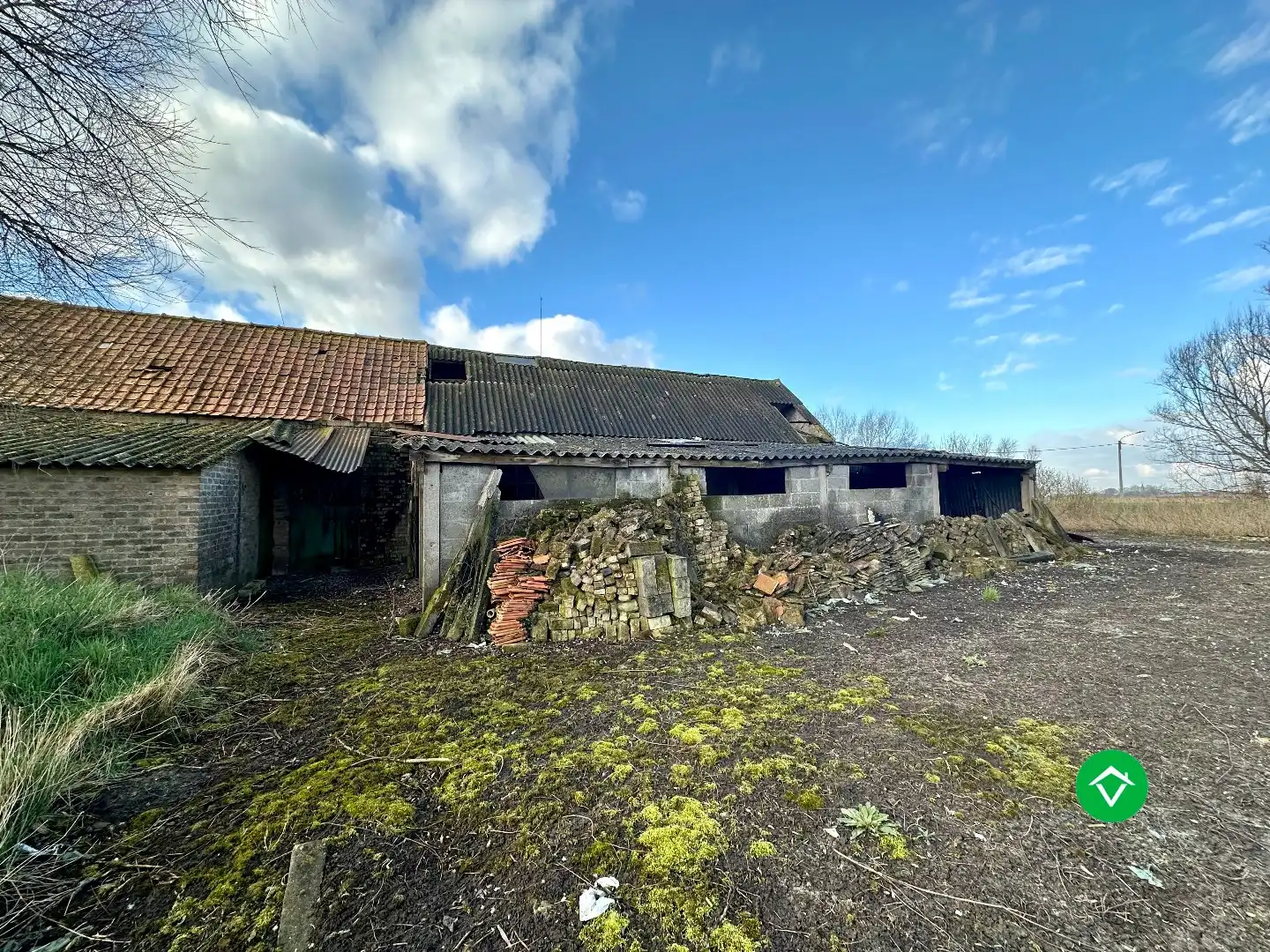 Te herbouwen of te slopen hoeve op ruim perceel in landelijke omgeving foto 9