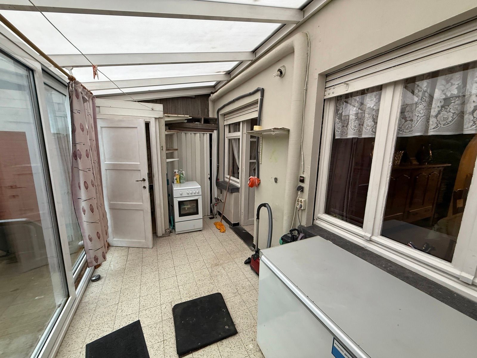 Stevig gebouwde woning met 3 slaapkamers en tuin foto 11