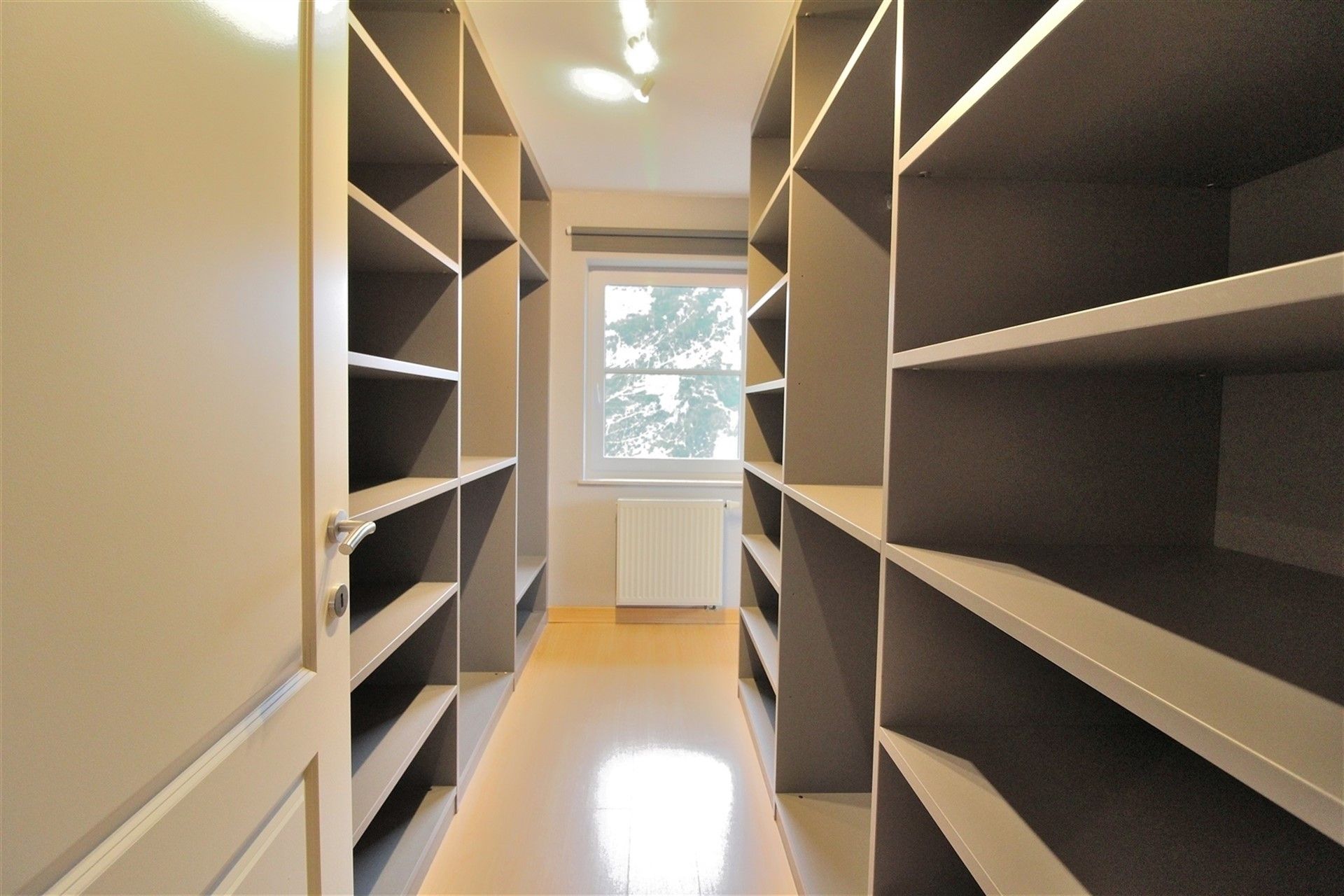 Rustig gelegen villa met ruime tuin foto 15