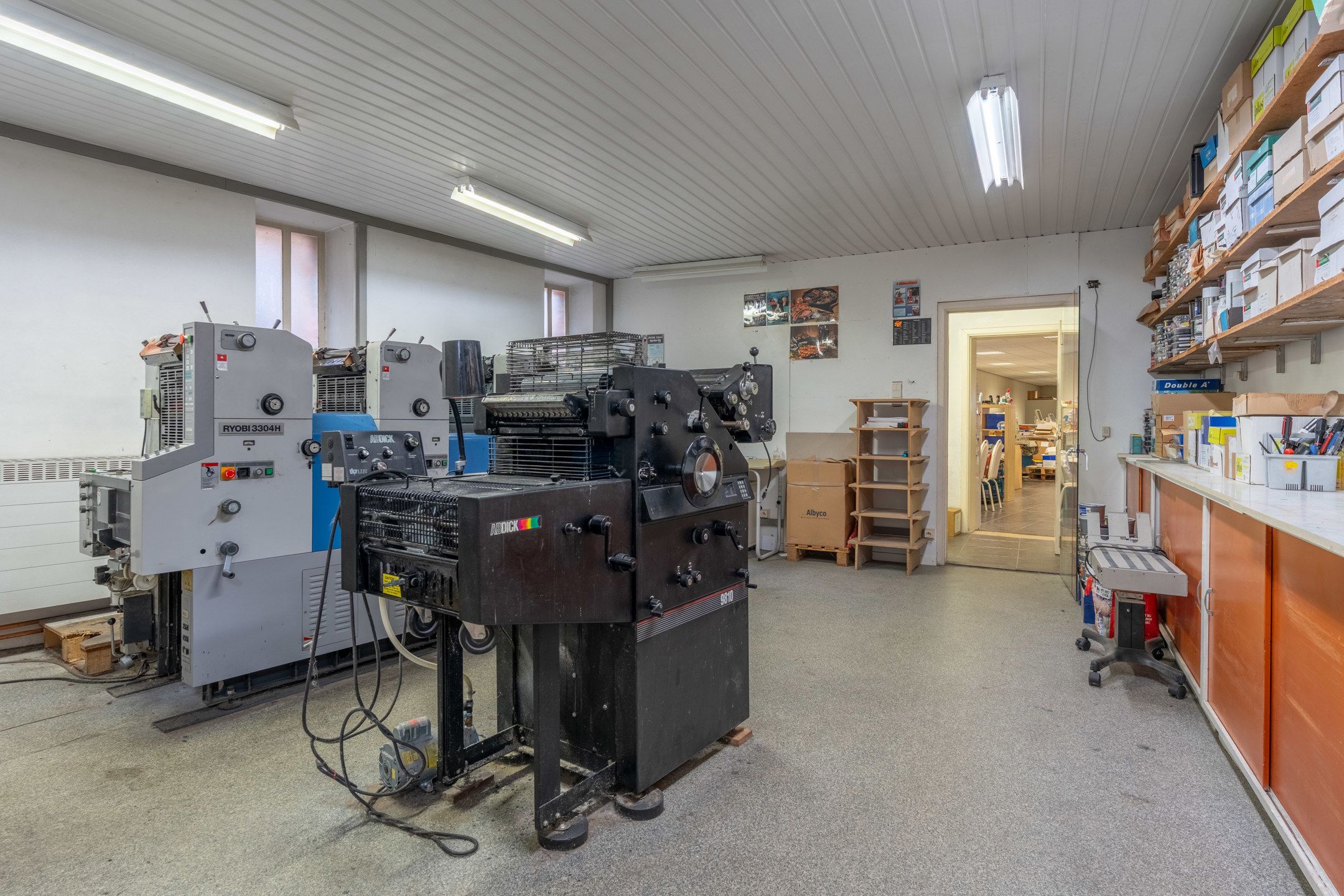 Verrassend ruime handelswoning met bovenliggend appartement. foto 17