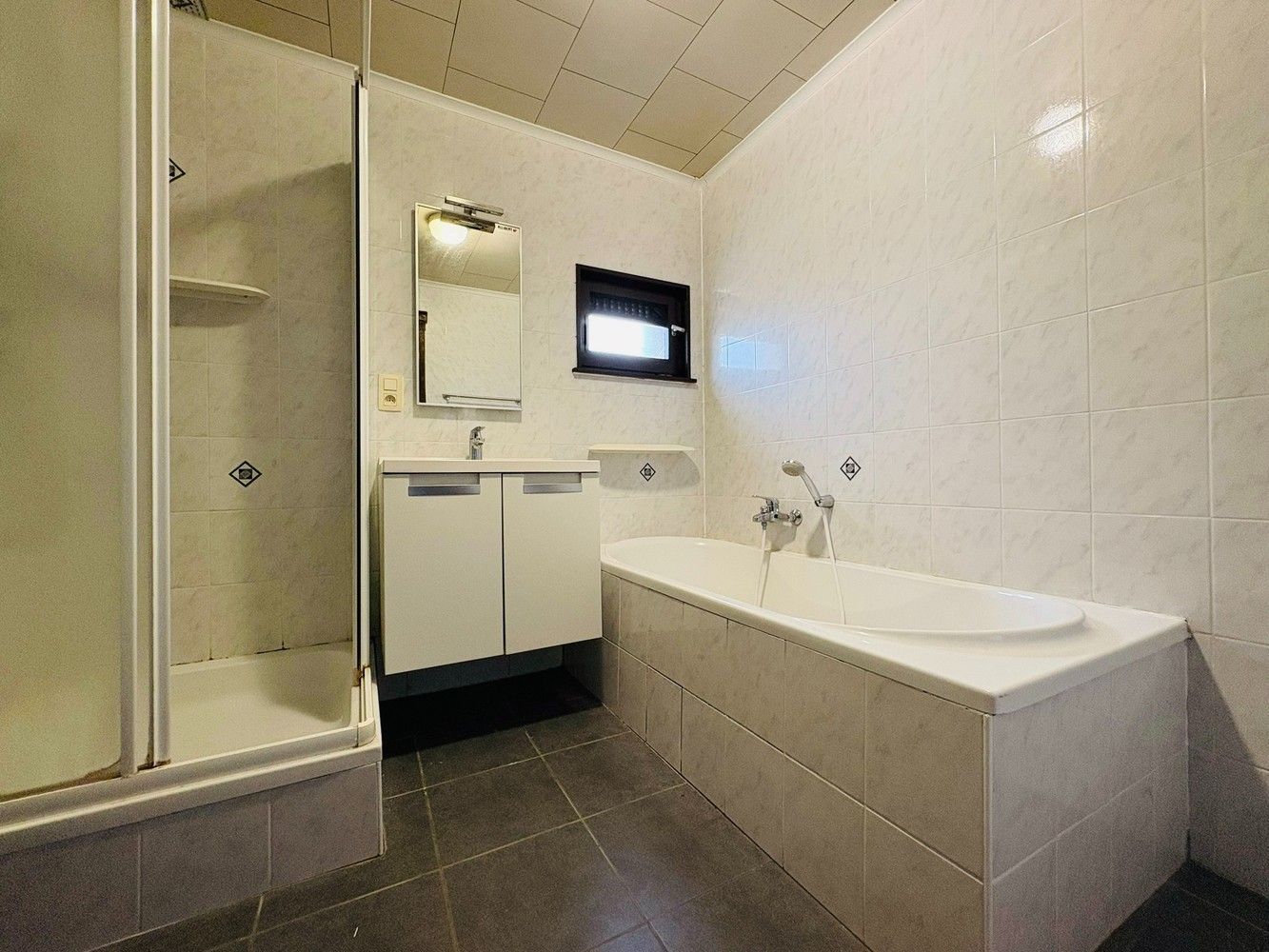 Centraal gelegen woning op perceel van ca. 1250m2! foto 11