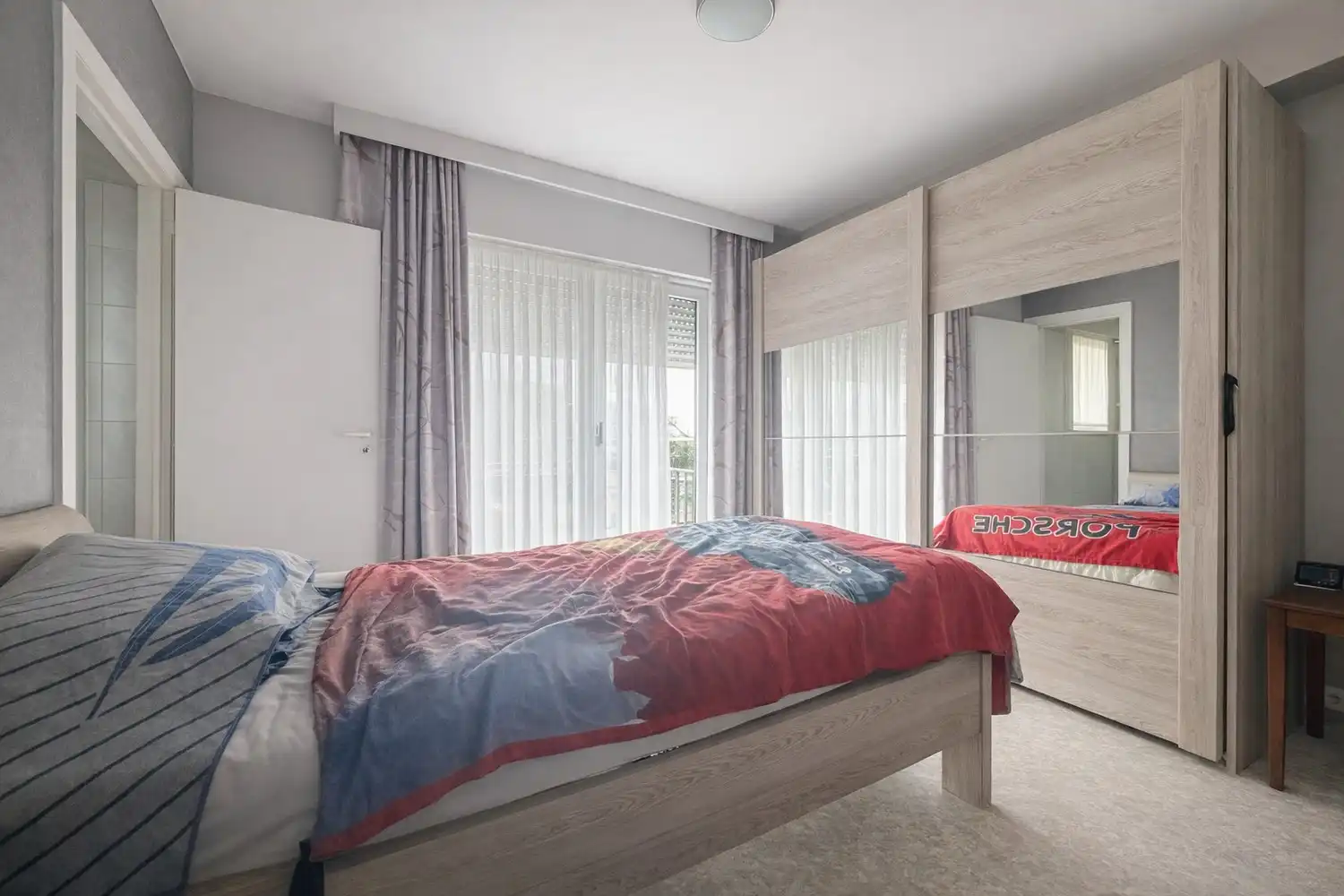 Ruim en lichtrijk 1-slaapkamerappartement met terras! foto 5