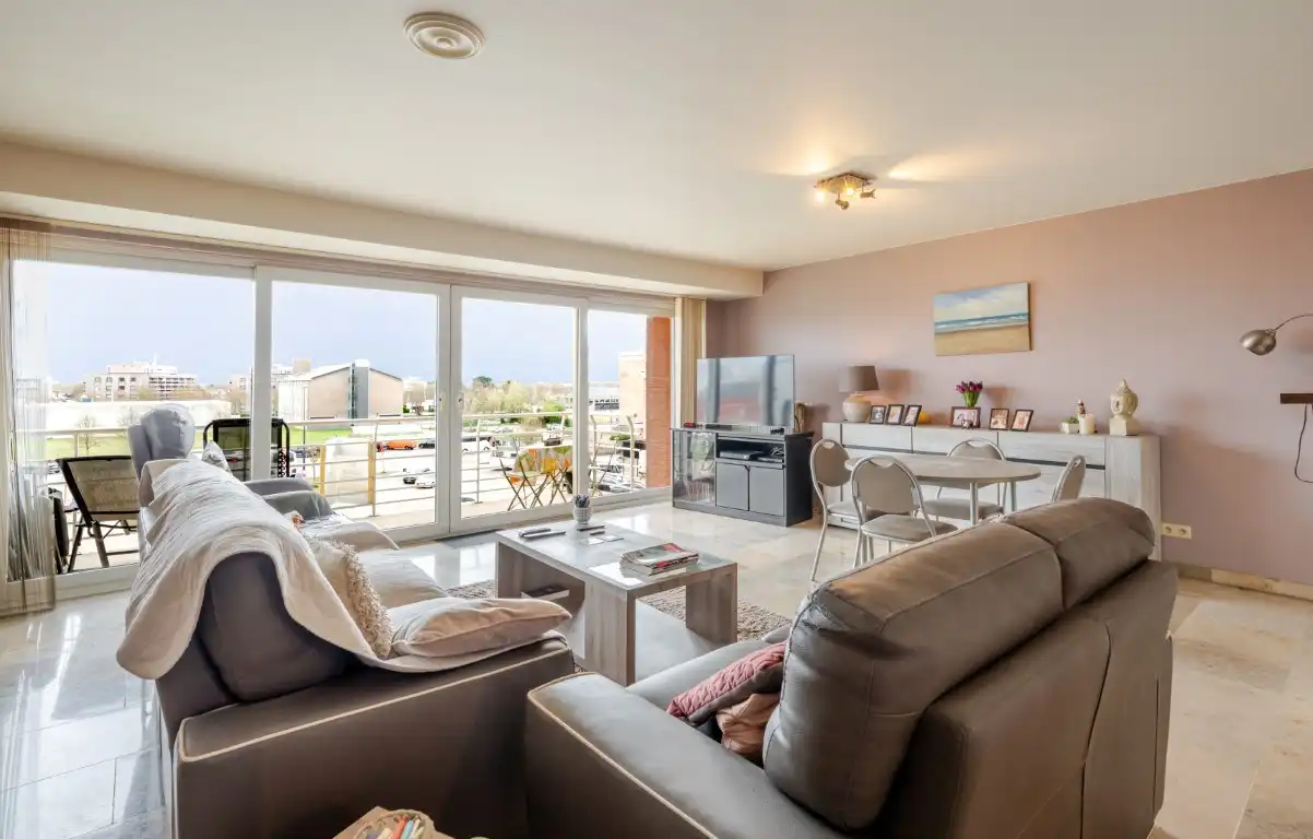 Instapklaar en zonnig 3 slpk appartement foto 2