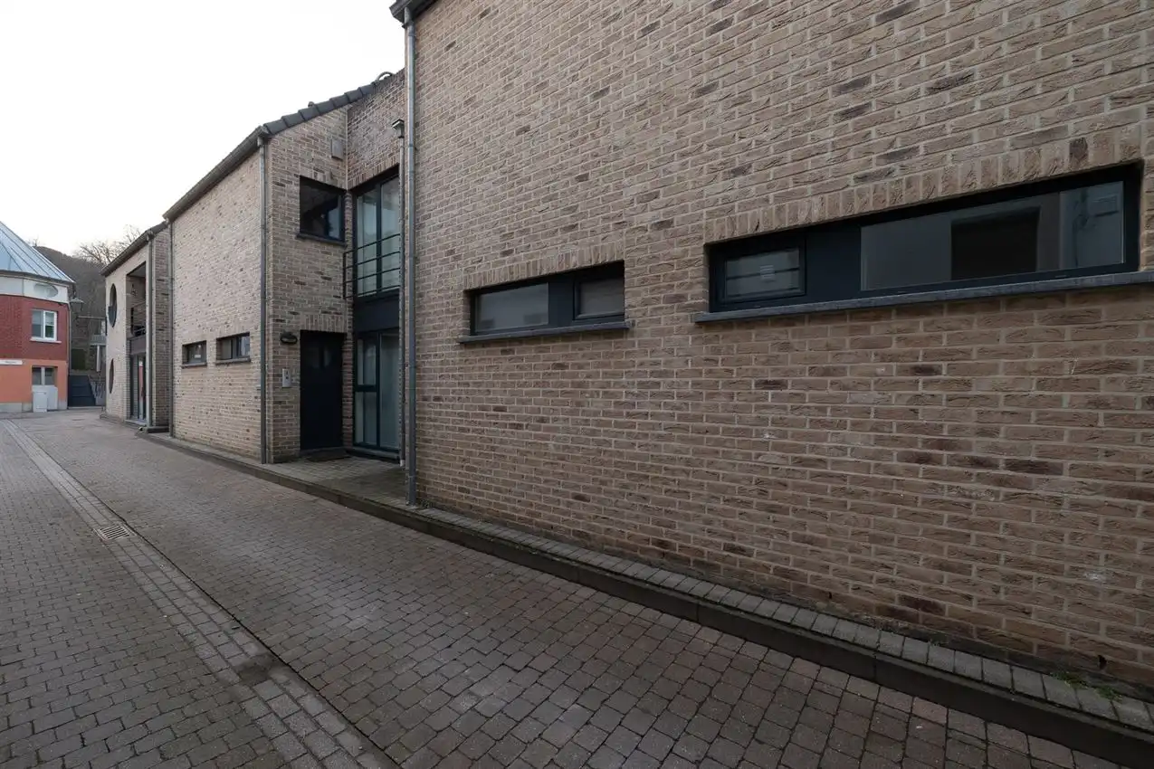 Stadswoning met vier slpk, garage te midden van centrum foto 35