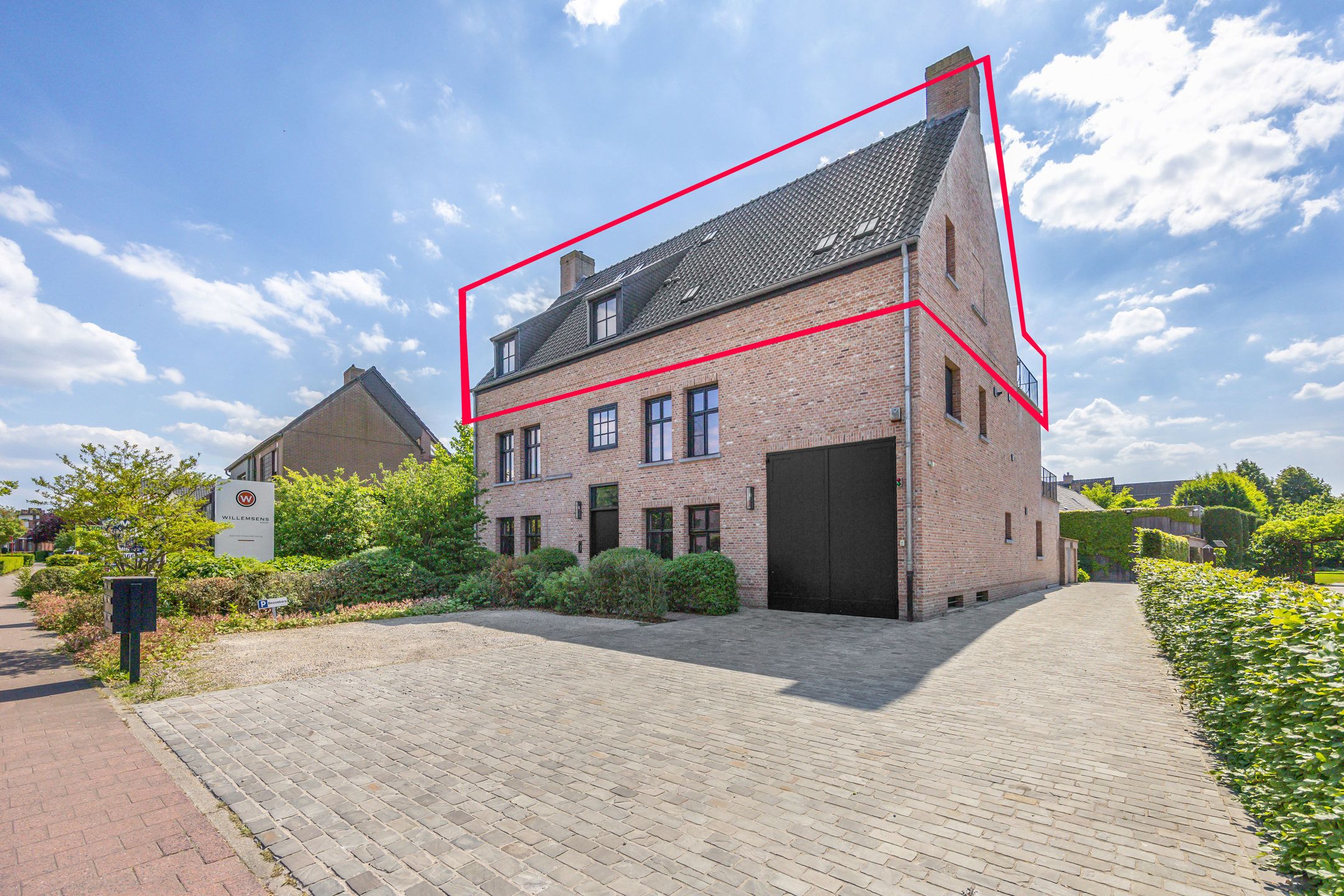 Luxe afgewerkte penthouse met groot zonneterras foto 2