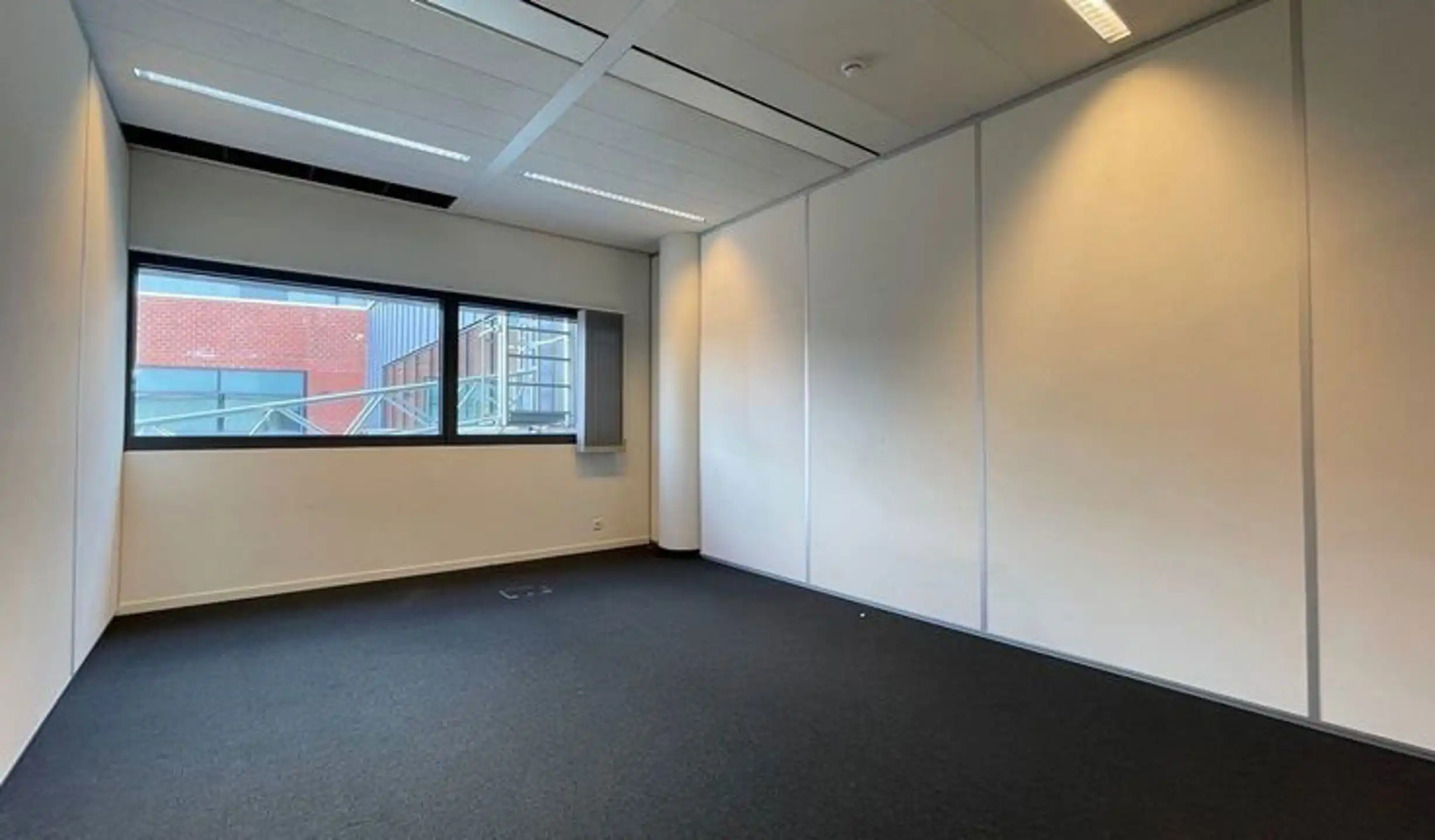 Moderne kantoorruimte in een strategische toplocatie  foto 9