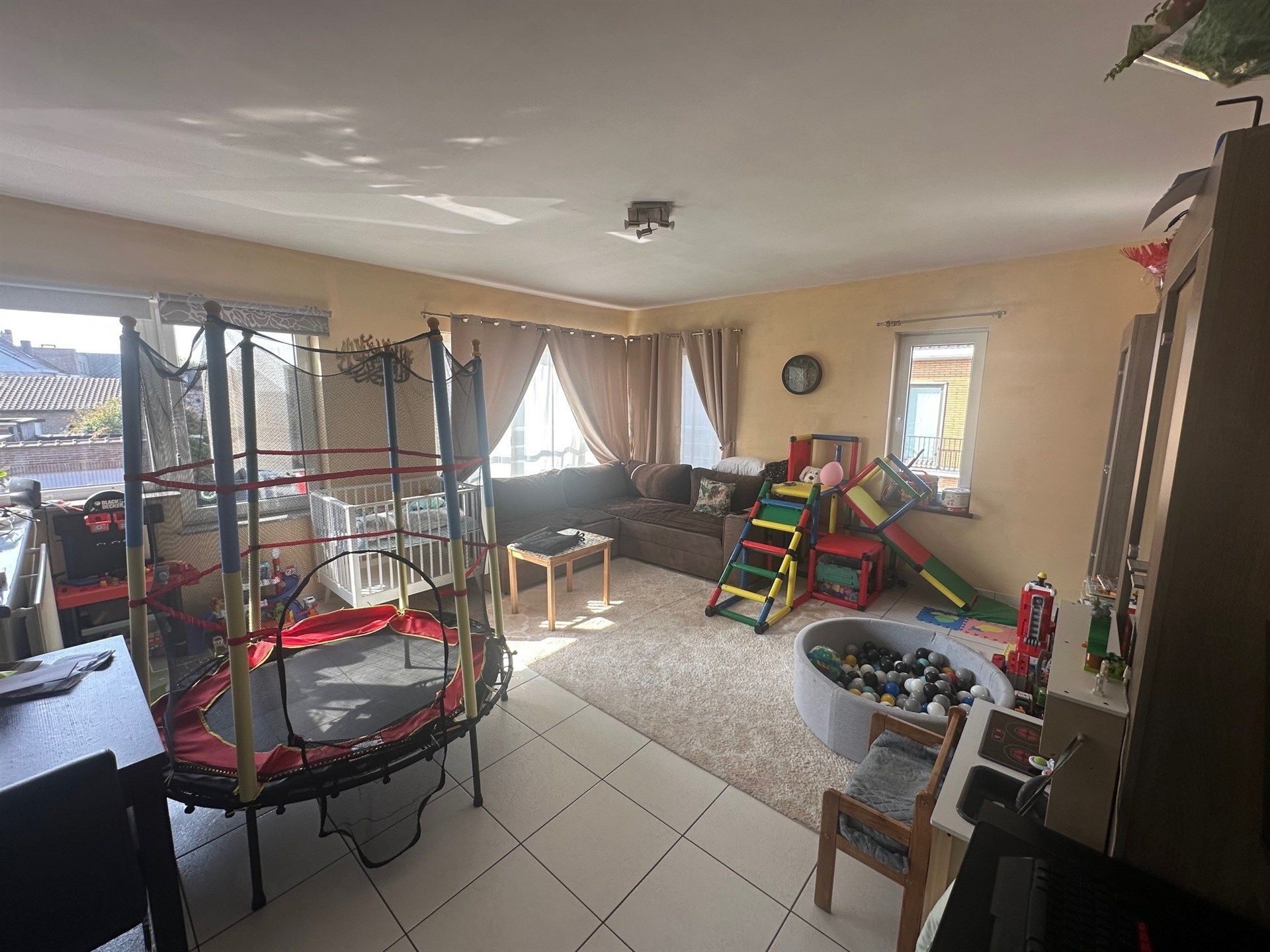 Appartement met 2 slaapkamers, garagebox en autostaanplaats foto 2