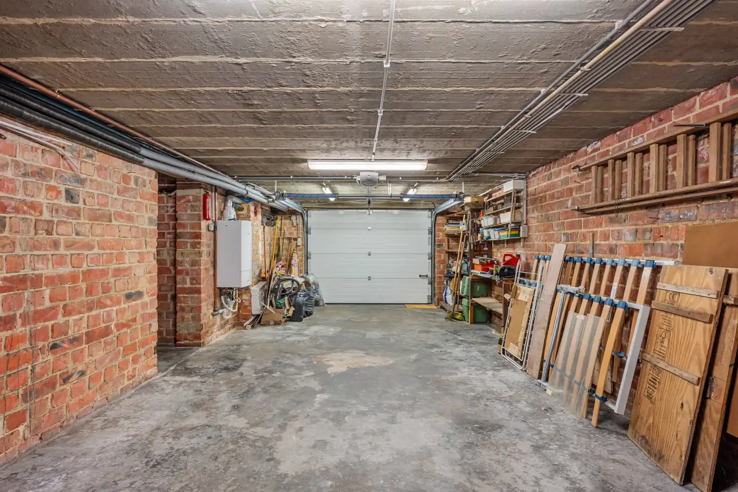 Goed gelegen en half open woning met 3 ruime slaapkamers, een extra leefruimte, een garage en een tuin te Kessel-Lo! foto 21