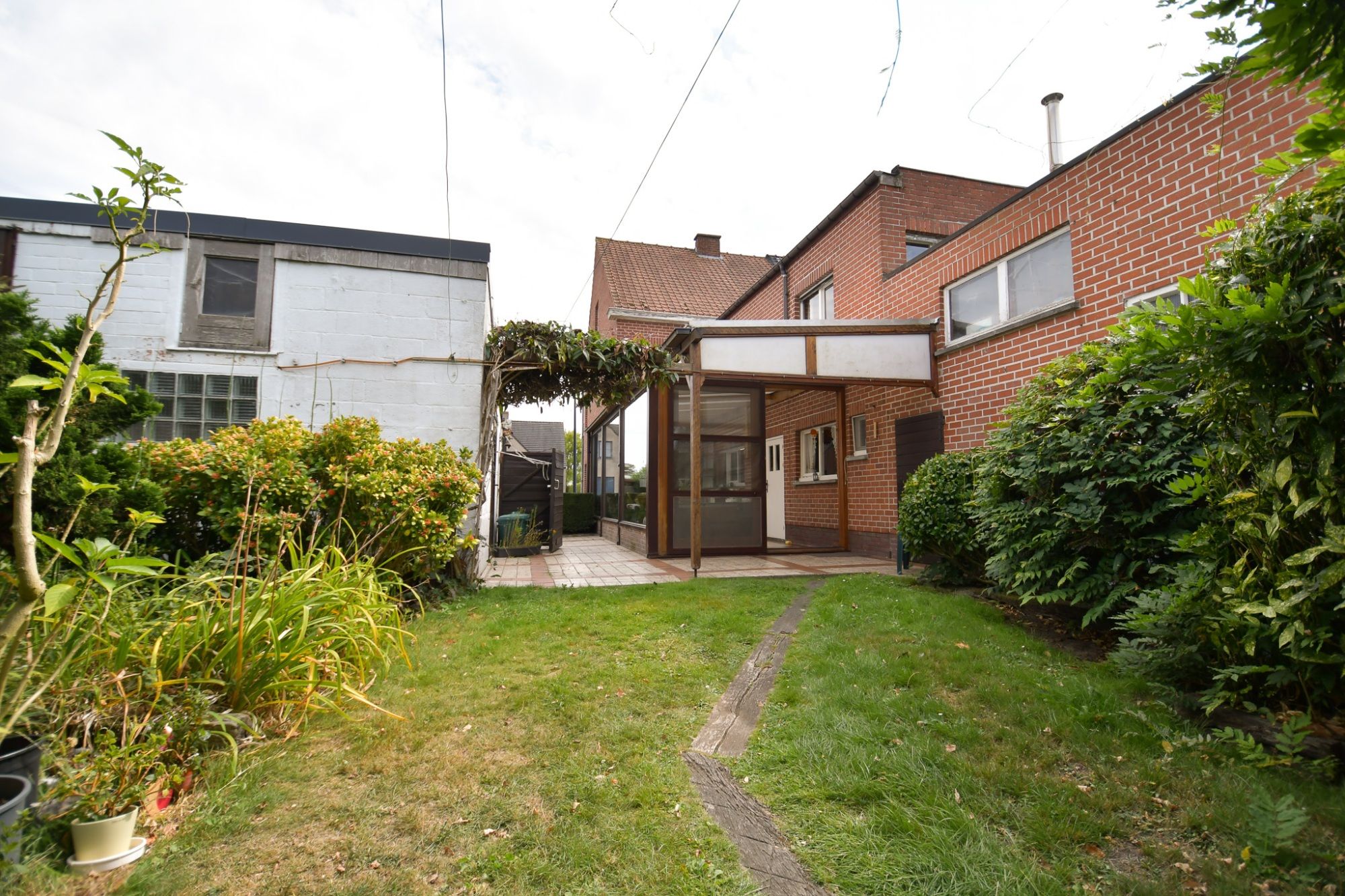 Rustig en centraal gelegen woning met landelijk uitzicht, grote garage en tuin foto 5