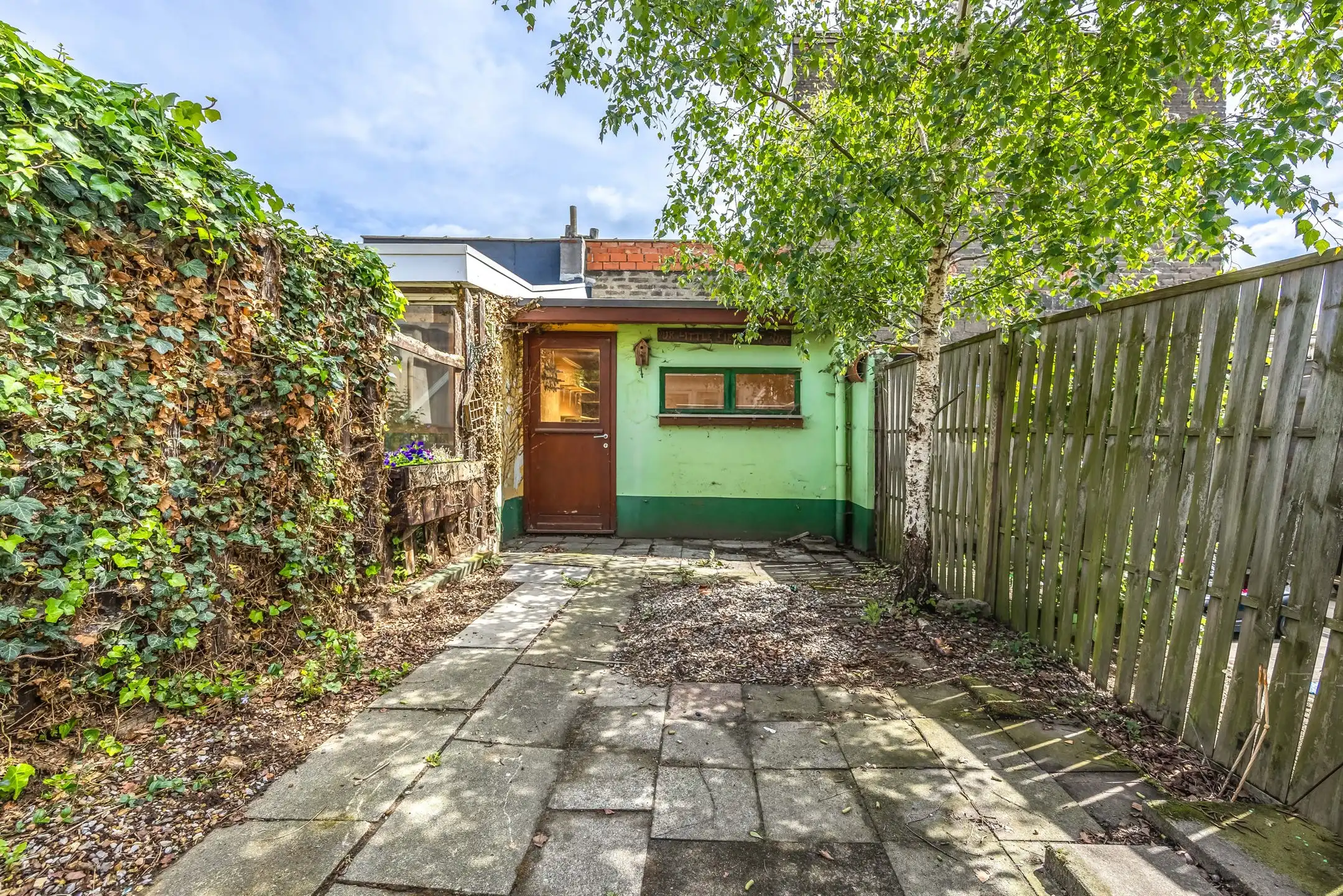 te renoveren woning met 3 ruime slaapkamers , garage en tuin foto 10