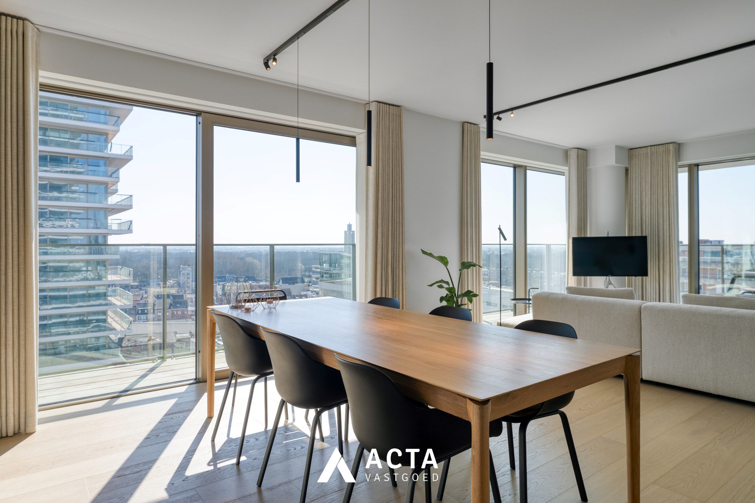 Luxueus afgewerkt nieuwbouw appartement in SKY TOWER ONE foto 8