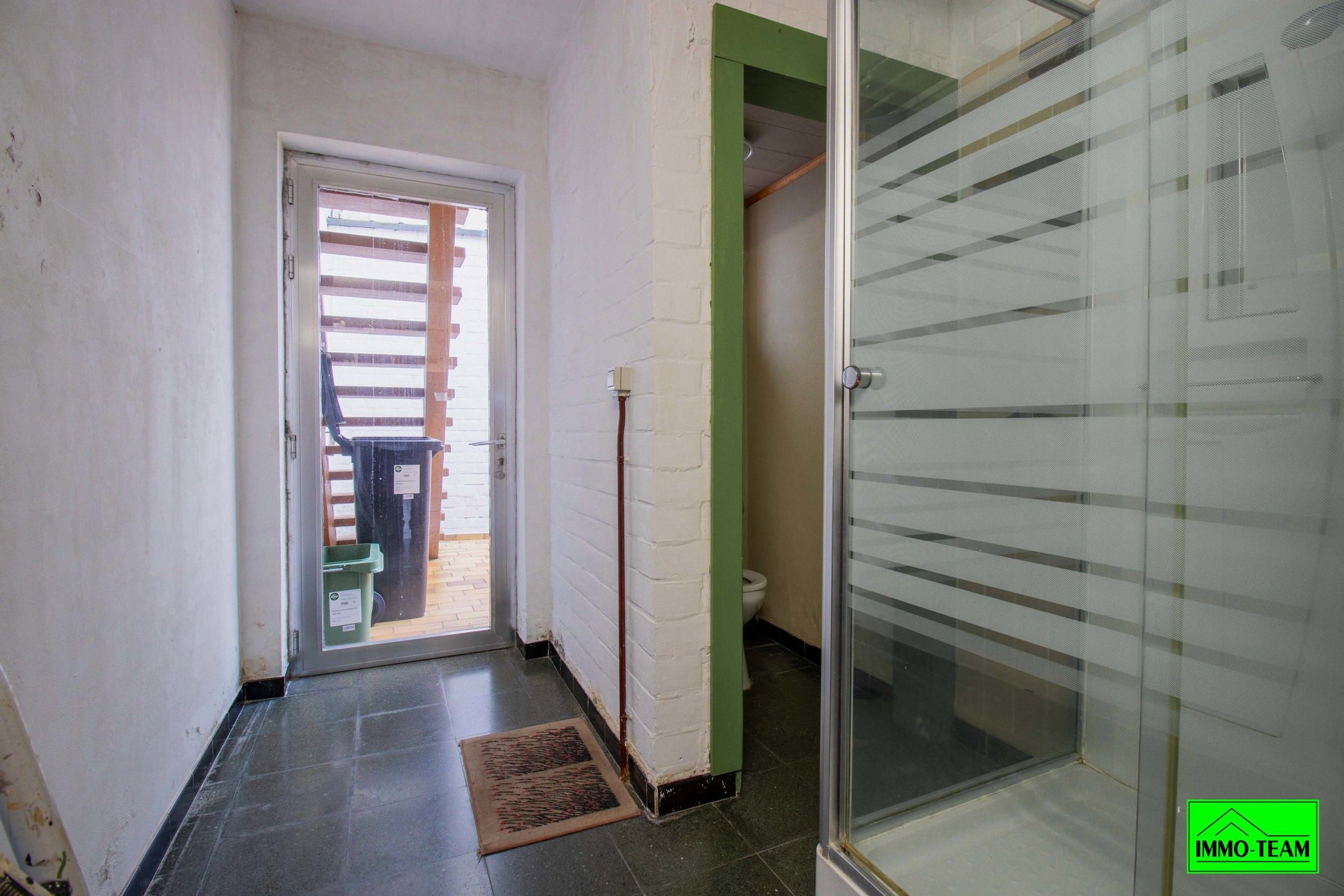 Ruime goed onderhouden gezinswoning met 4 slaapkamers foto 21