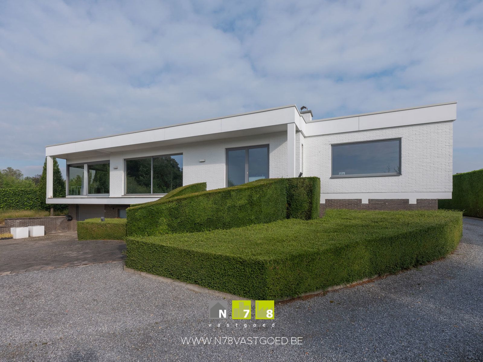 Commercieel te koop foto {{pictureIndex}}