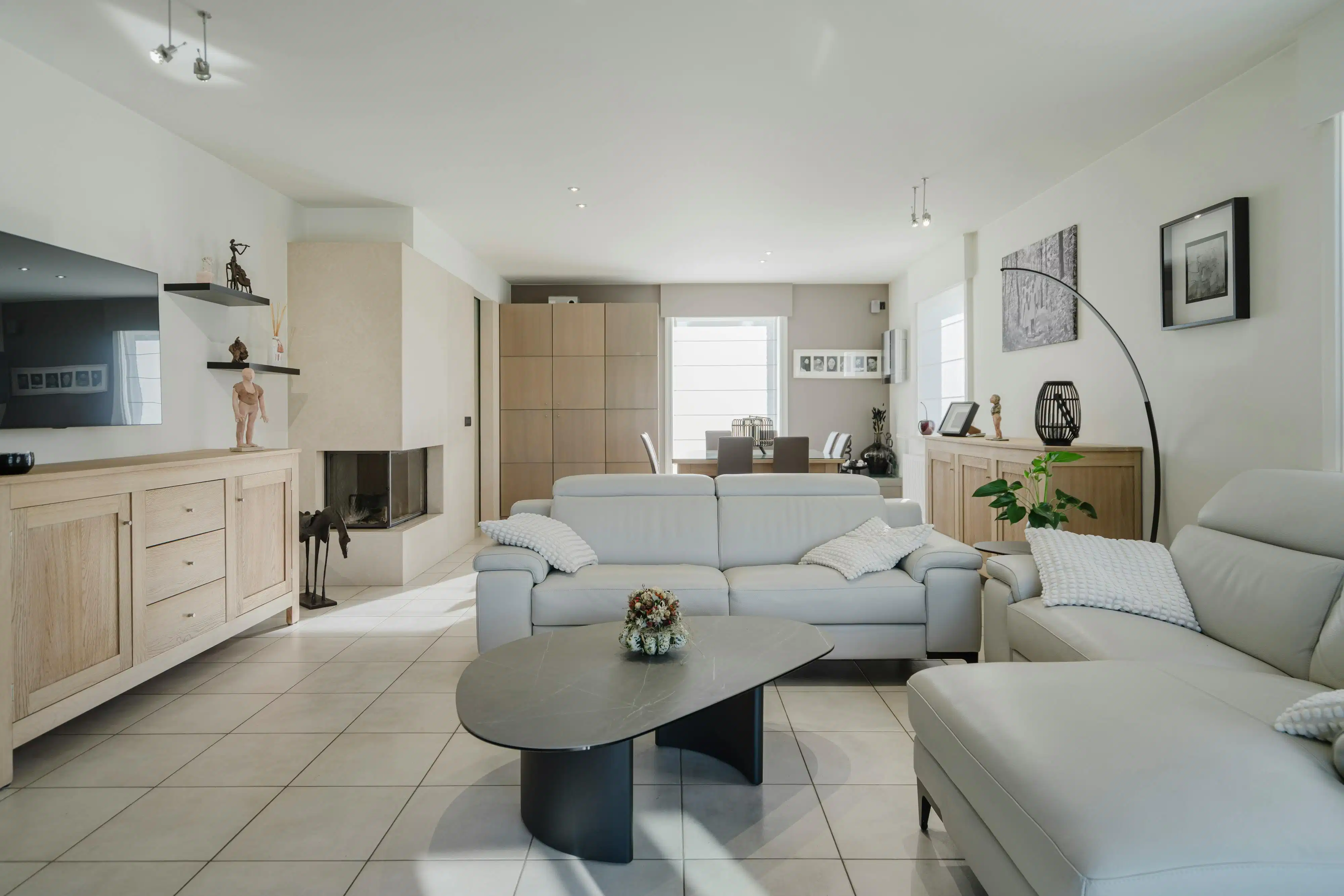 Ruime villa met 6 kamers te koop in Sint-Eloois-Vijve foto 7
