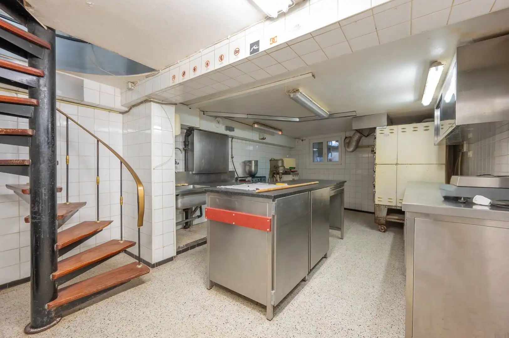 Veelzijdige handelsruimte op zonnige toplocatie! foto 12