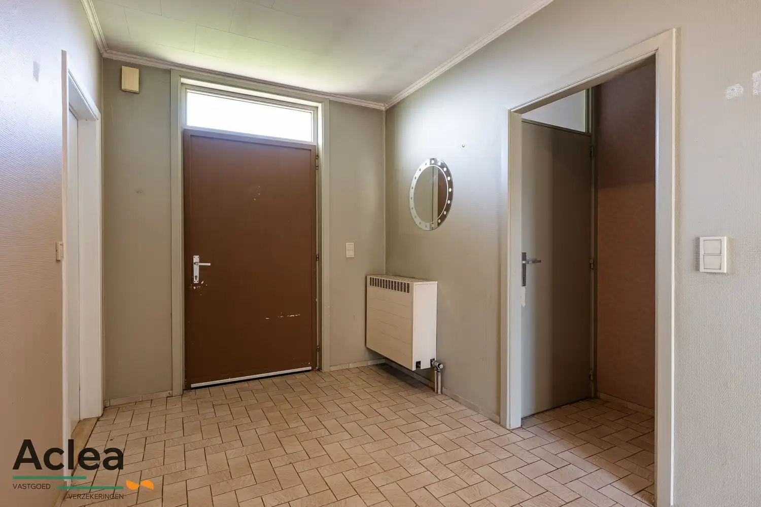 Vrijstaande woning op een zeer goede locatie in Vinderhoute. foto 4