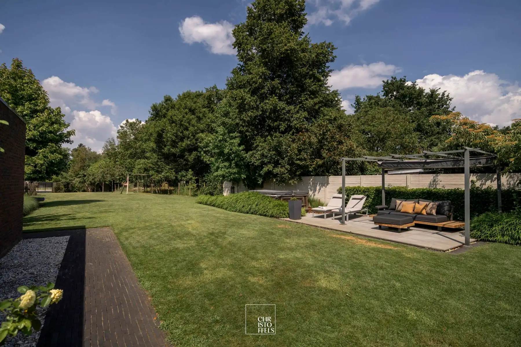 Eigentijdse gerenoveerde villa op een riant perceel van 1.986 m² foto 29