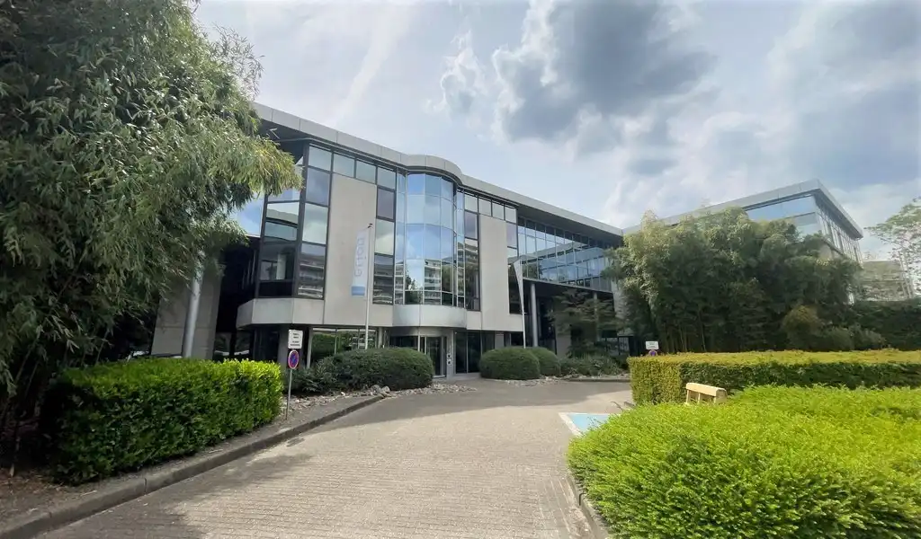 Instapklaar kantoor te huur in Wilrijk foto {{pictureIndex}}