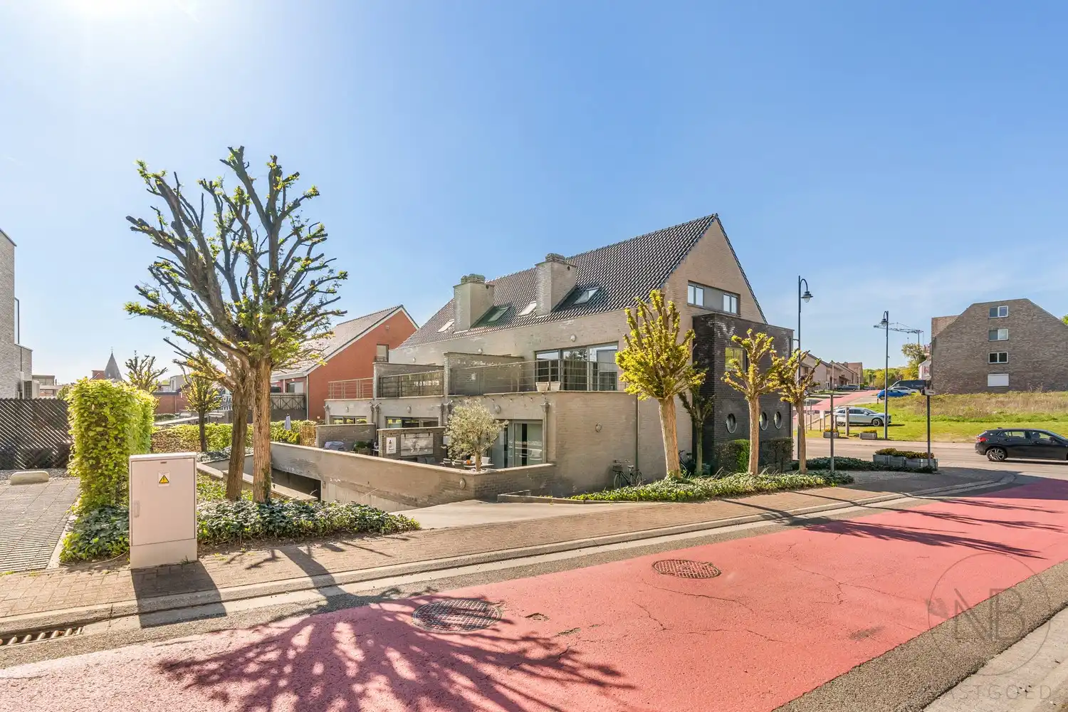 Ruim duplex appartement met 3 slaapkamers en groot terras in hartje Zutendaal foto 4