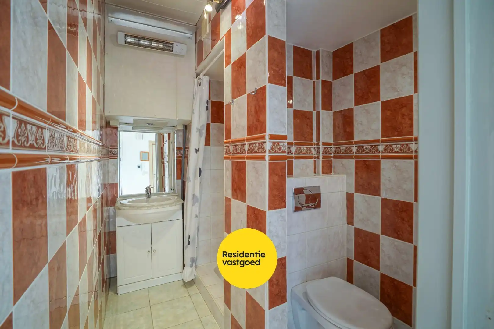 Instapklaar appartement met 2 slaapkamers– op wandelafstand van zee en winkels foto 13