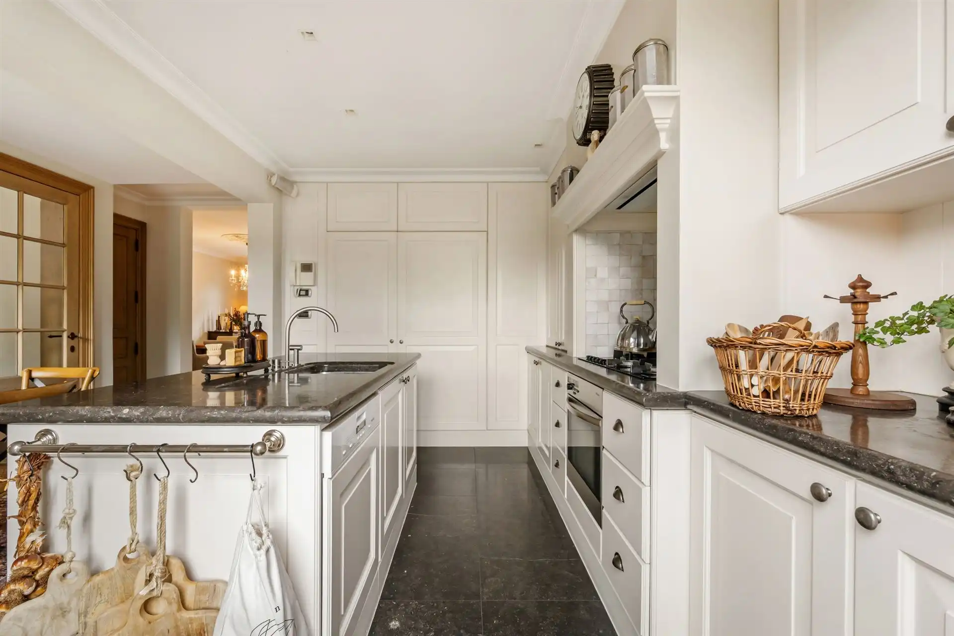 Statige herenwoning met stadstuin en praktijkmogelijkheden foto 10