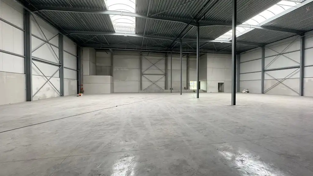Nieuwbouw showroom met magazijn te huur aan A12 in Aartselaar foto 6