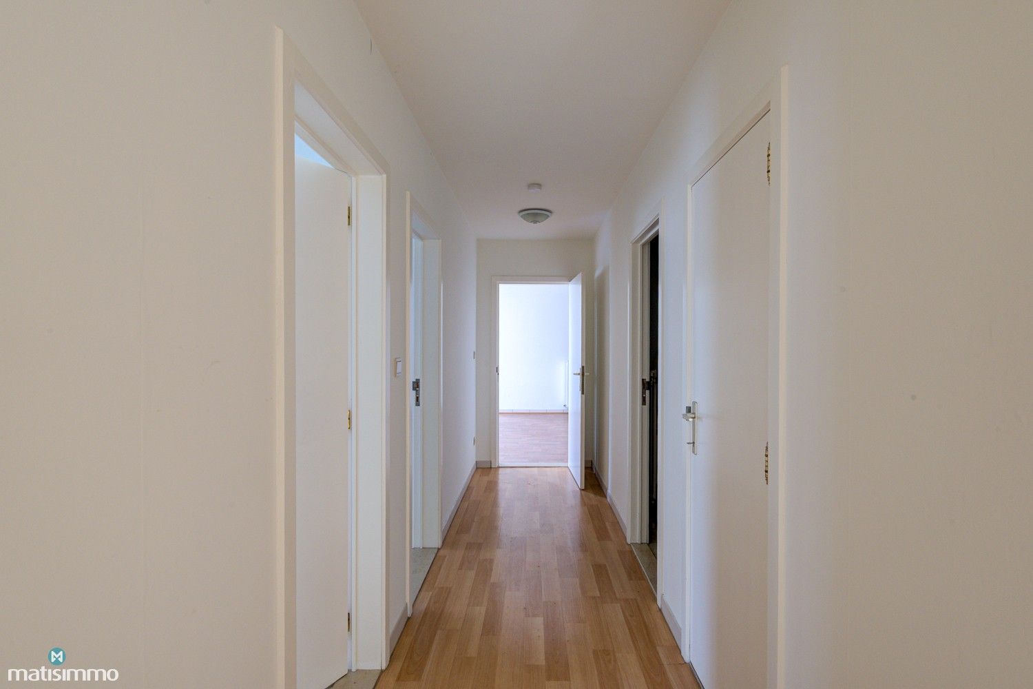 INSTAPKLAAR APPARTEMENT MET 2 SLAAPKAMERS, TUIN EN GARAGE IN SCHOONBEEK foto 11