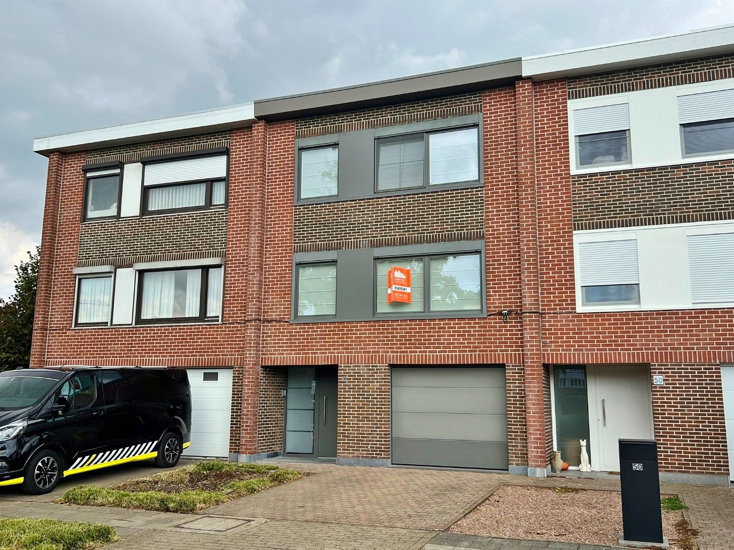 Instapklare bel-etage met garage, tuin en 3 slaapkamers.  foto {{pictureIndex}}