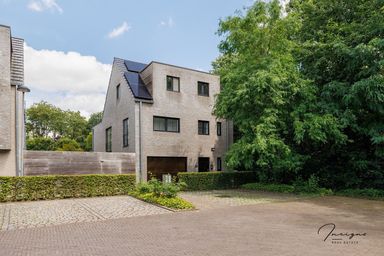 Exclusieve woning met kantoor of als tweewoonst foto 2