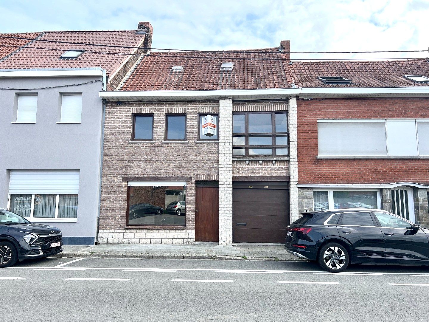 Ruime brede gezinswoning met garage te koop te Harelbeke! foto 27