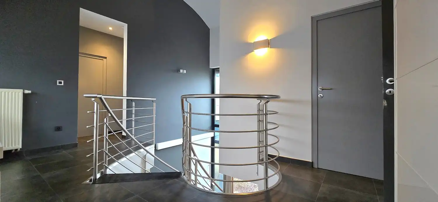 Ruime moderne woning op een perceel van 10a 12ca in een rustige, bosrijke omgeving te koop foto 11