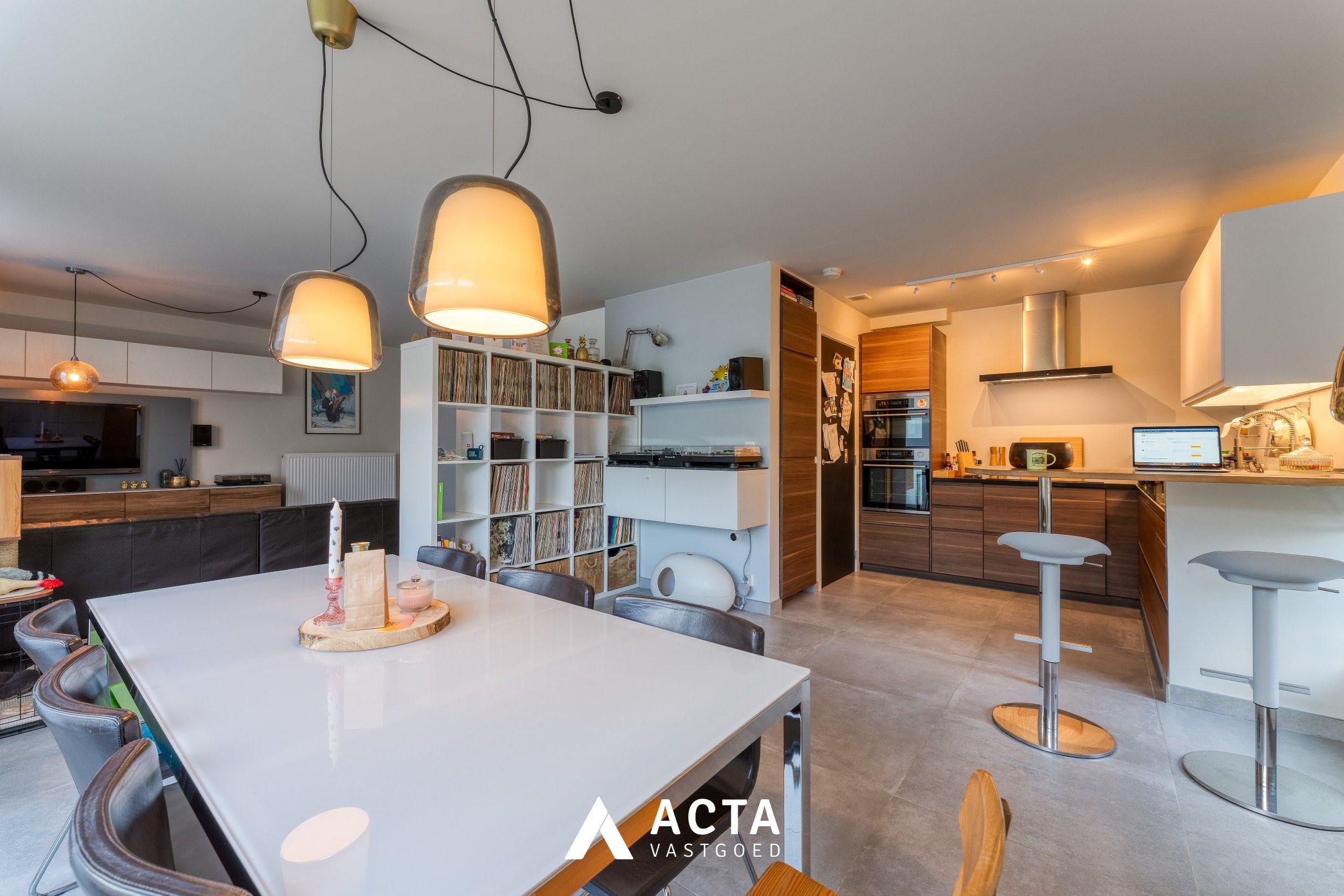 Instapklare halfopen gezinswoning in Baanhof in Oostende foto 2